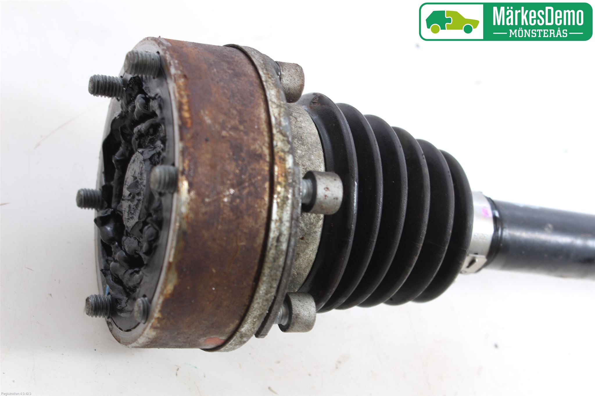 Volkswagen VW GOLF VI 09-13 Drivaxel Fram Vänster