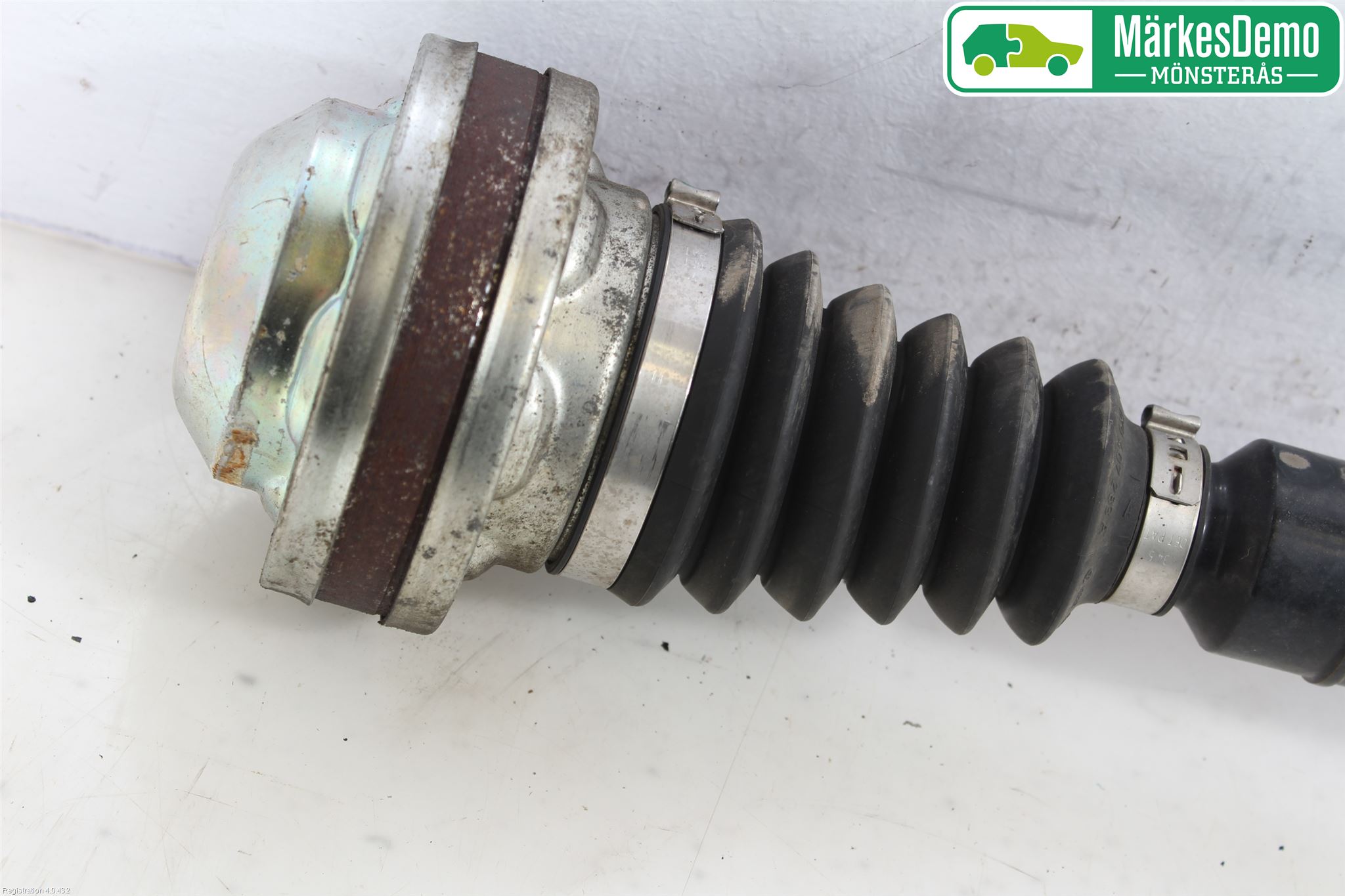 Audi A3/S3 05-13 Drivaxel Fram Höger