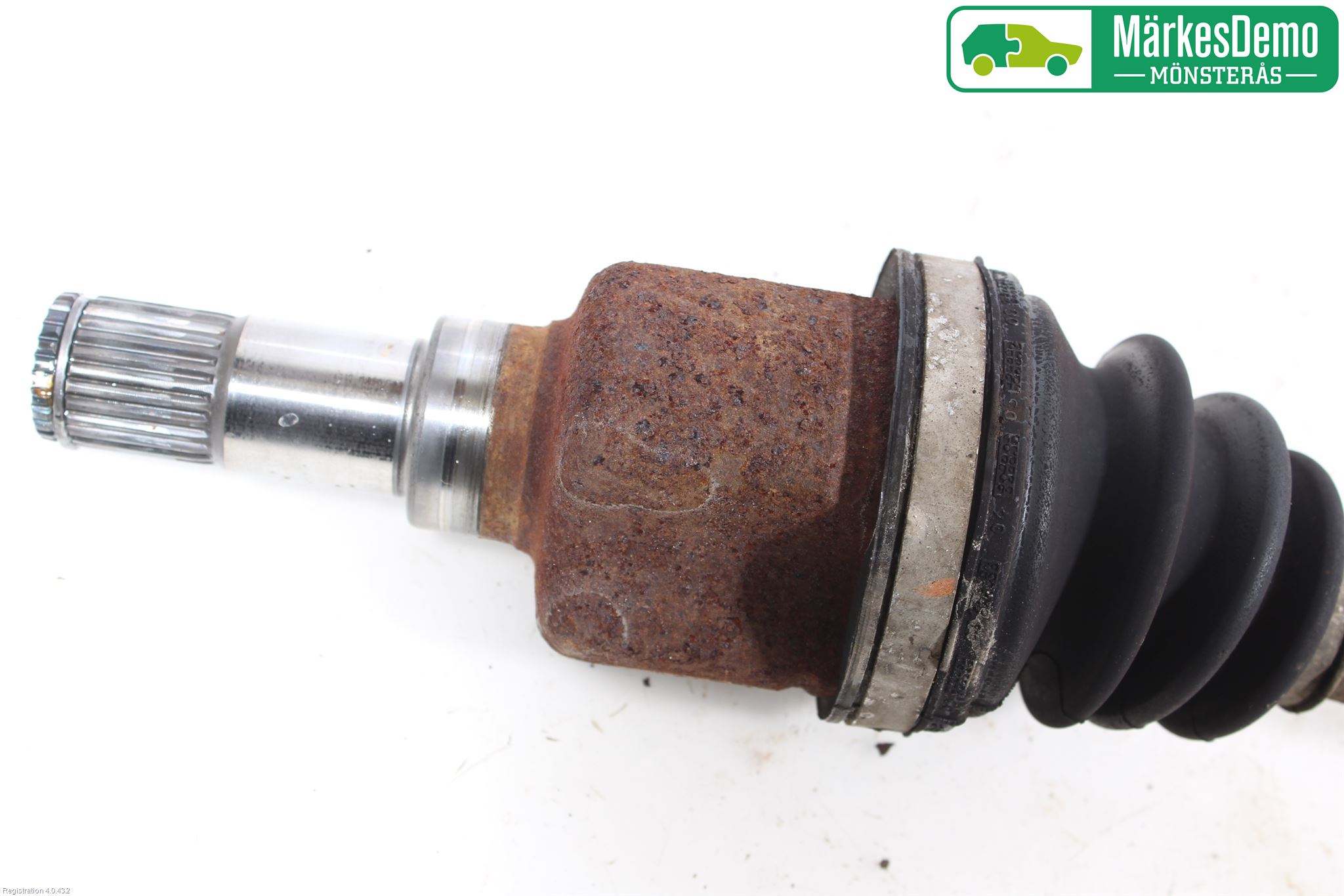 Volvo S40 08-12 Drivaxel Fram Vänster