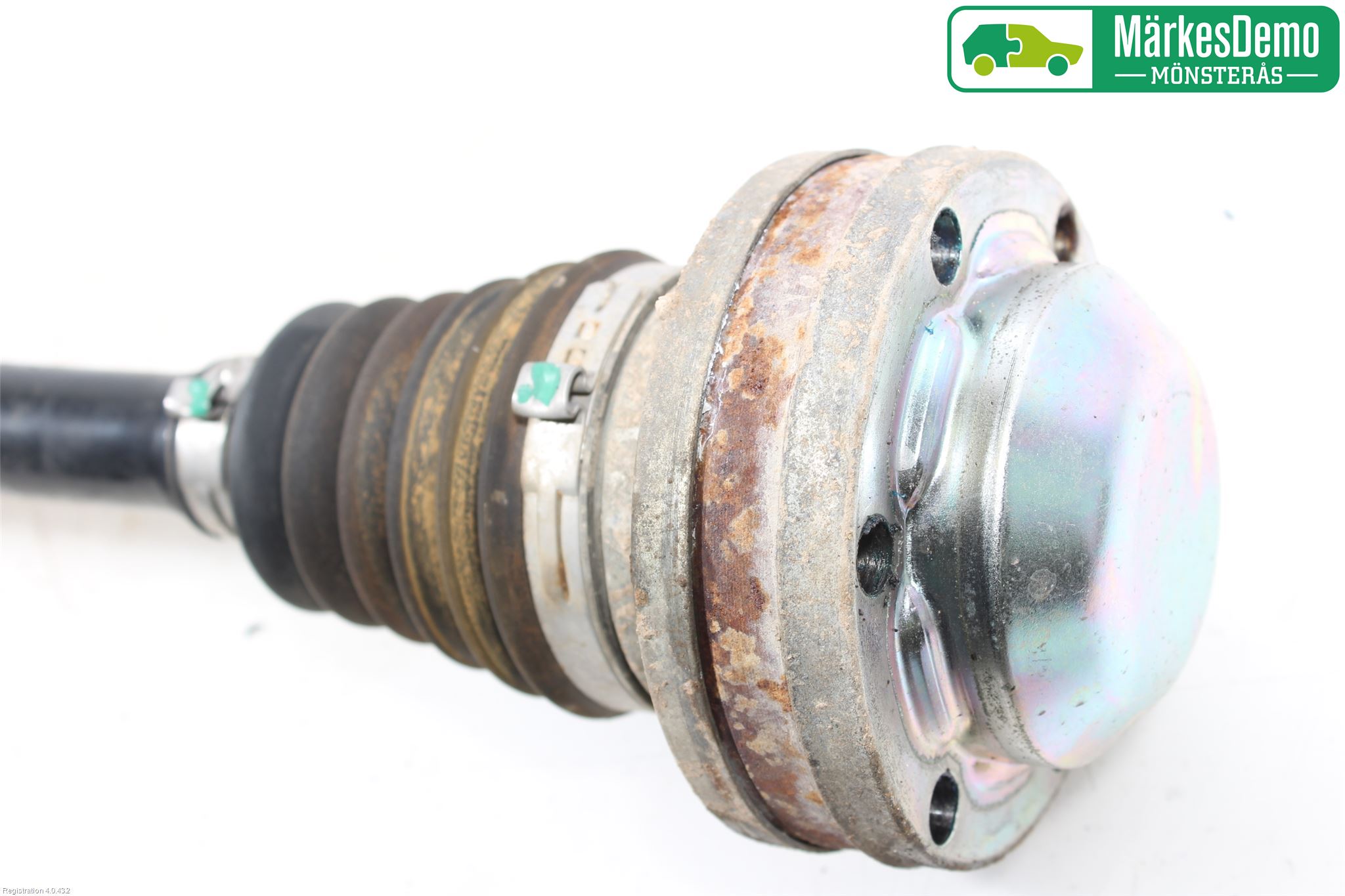 Volkswagen VW CADDY 11-15 Drivaxel Fram Vänster