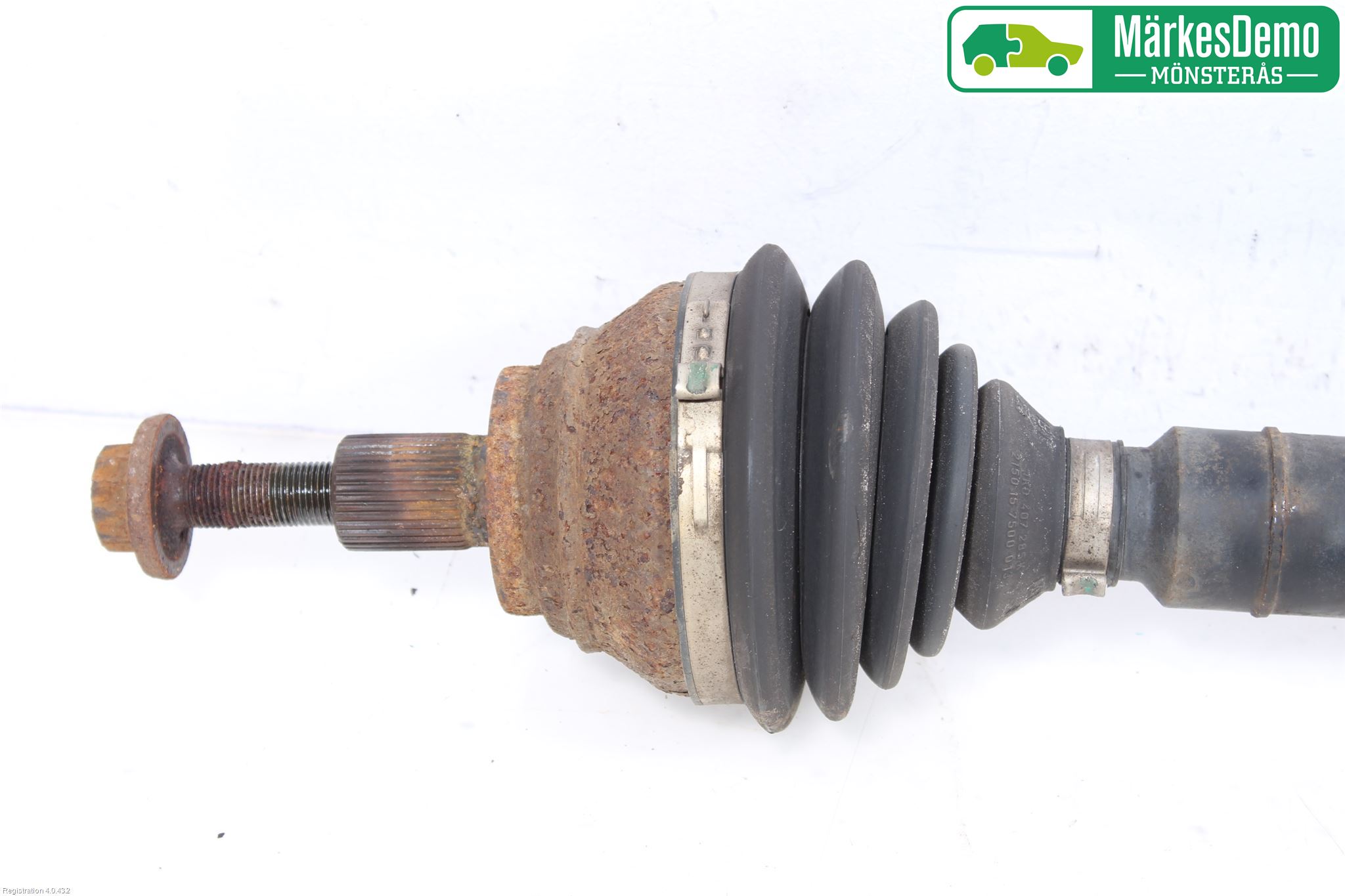 Volkswagen VW CADDY 11-15 Drivaxel Fram Höger