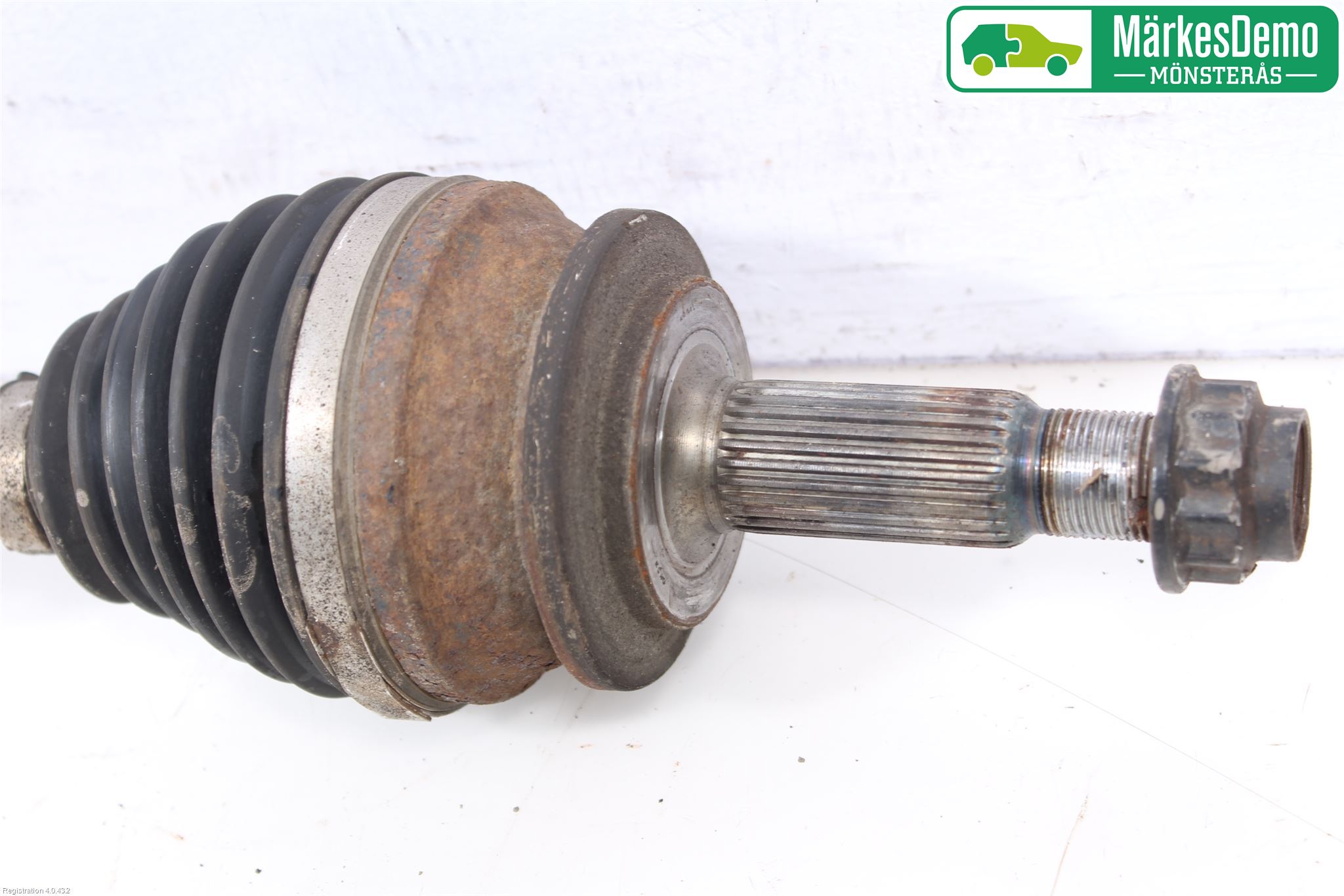 Toyota RAV4 13-18 Drivaxel Fram Vänster