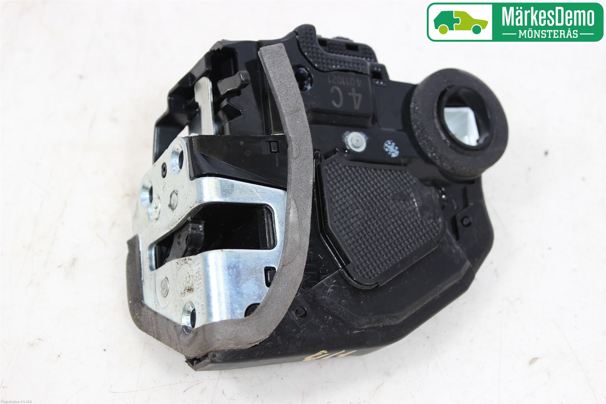 Toyota RAV4 13-18 Låskista-Dörrlås