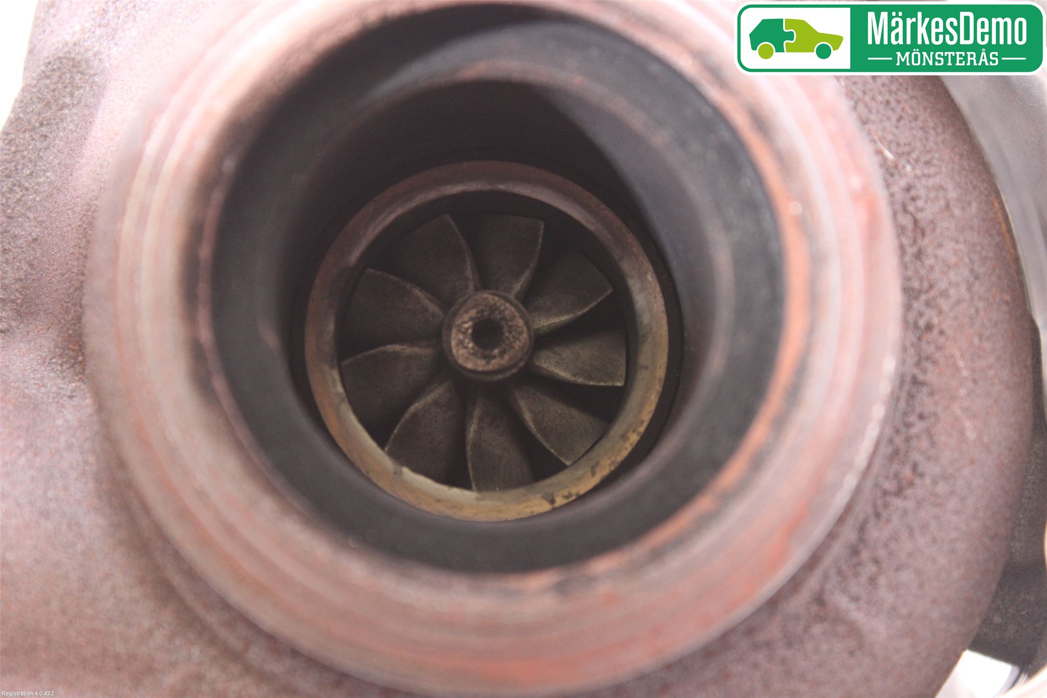 Volkswagen VW CADDY 11-15 Turboaggregat