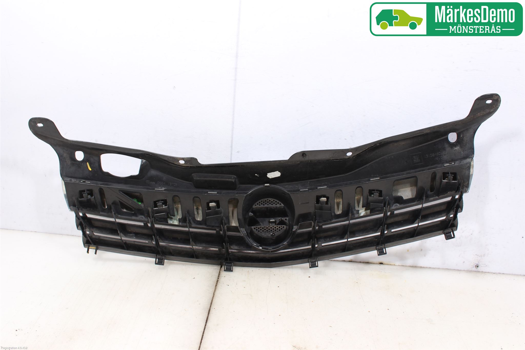Opel ASTRA H 04-12 Grill Komp