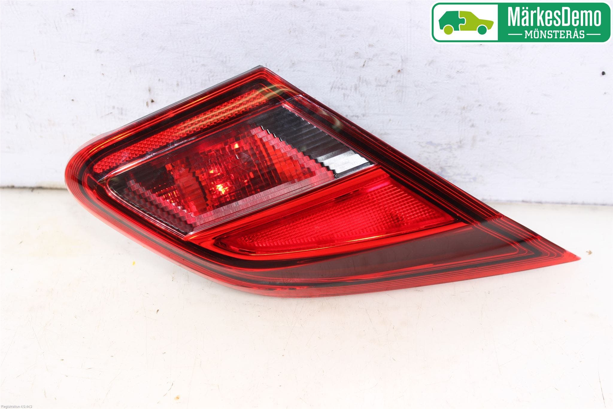 Opel CORSA E 15-19 Bakljus Lucka Vä