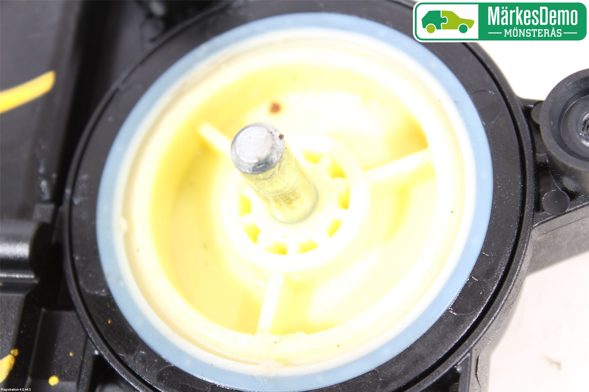 Opel CORSA E 15-19 Fönsterhissmotor