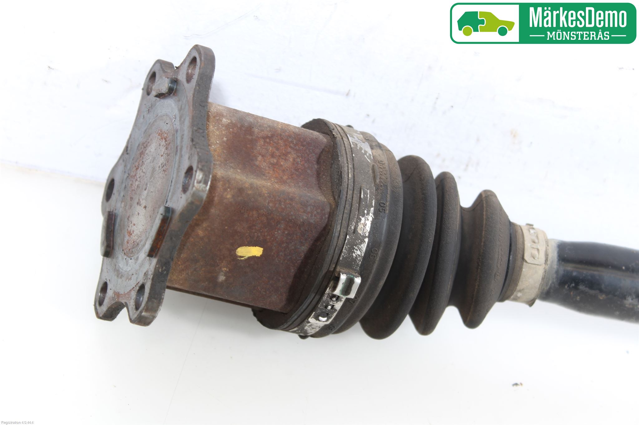 Audi A4/S4 05-07 Drivaxel Fram Höger