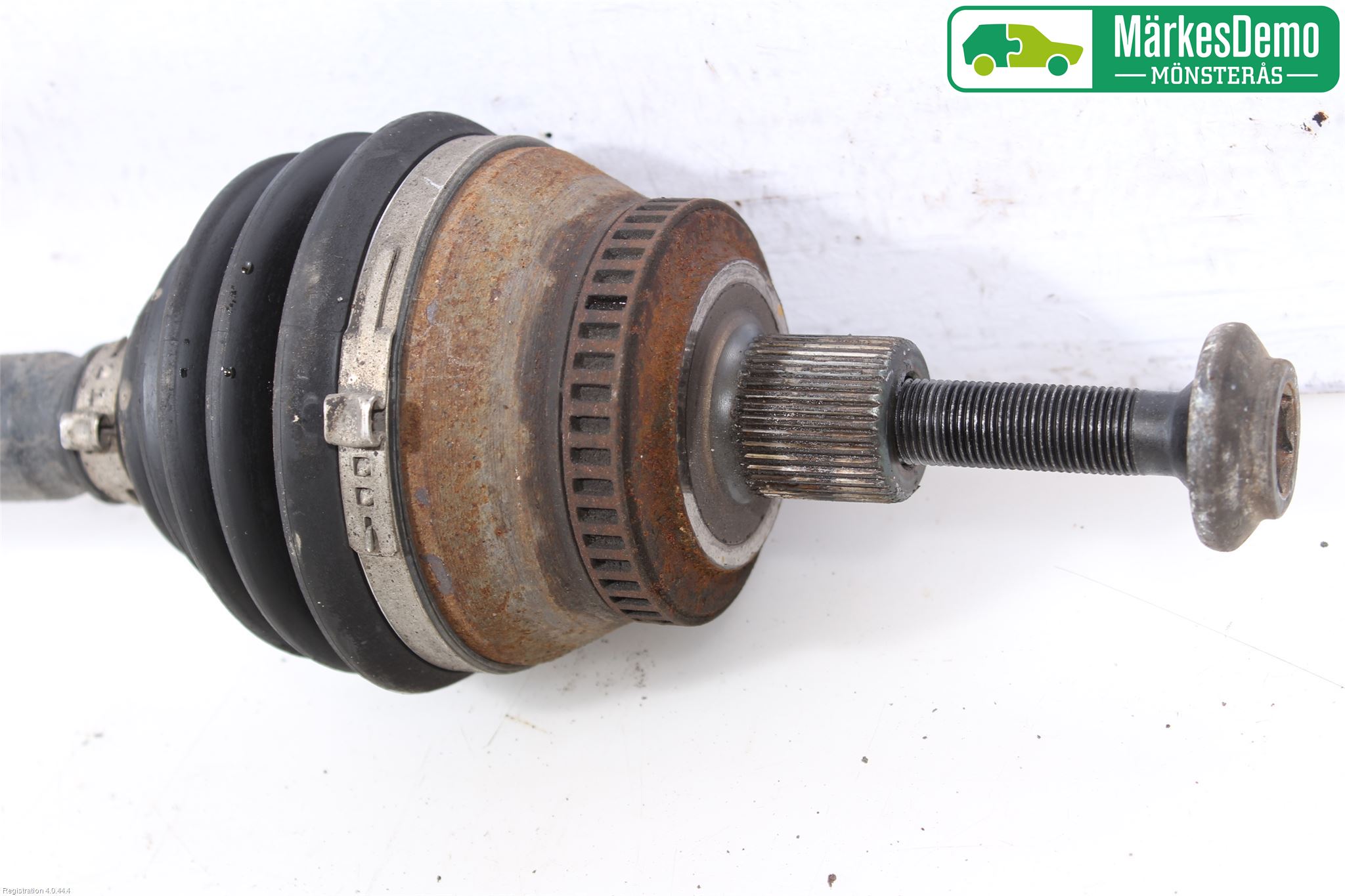 Audi A4/S4 05-07 Drivaxel Fram Vänster