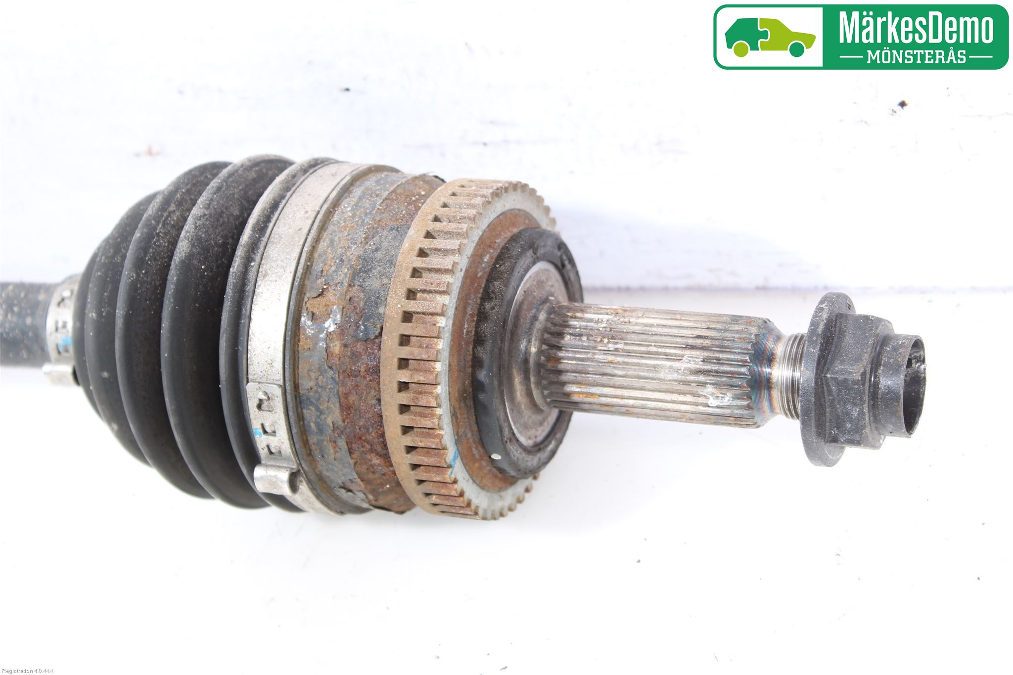 Hyundai i40 08-15 Drivaxel Fram Vänster