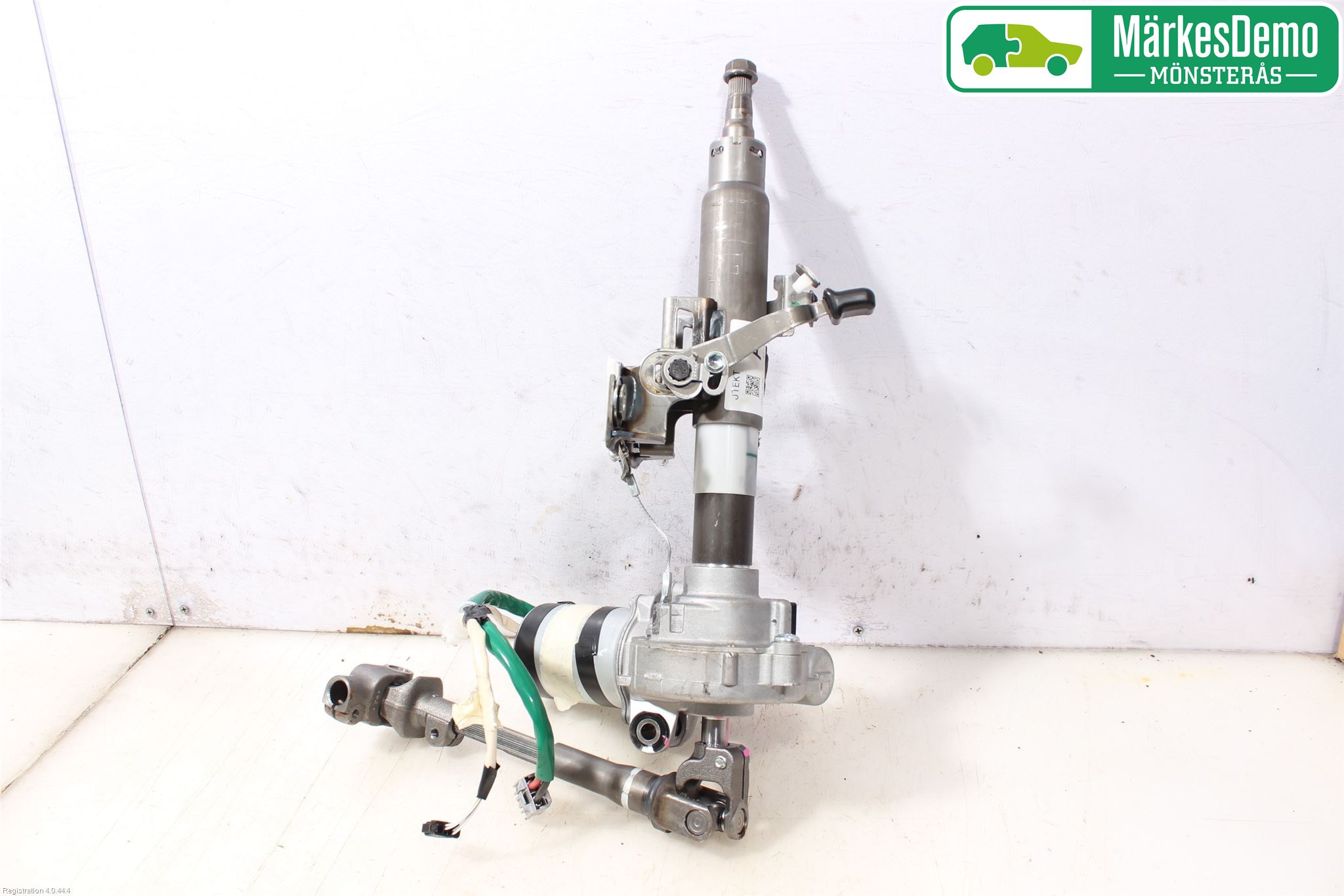 Toyota YARIS XP130 12-14 Rattaxelagg Med Inb Servo