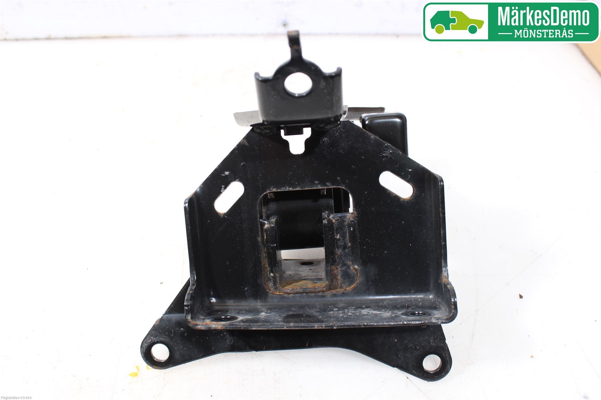 Toyota YARIS XP130 12-14 Motorkudde