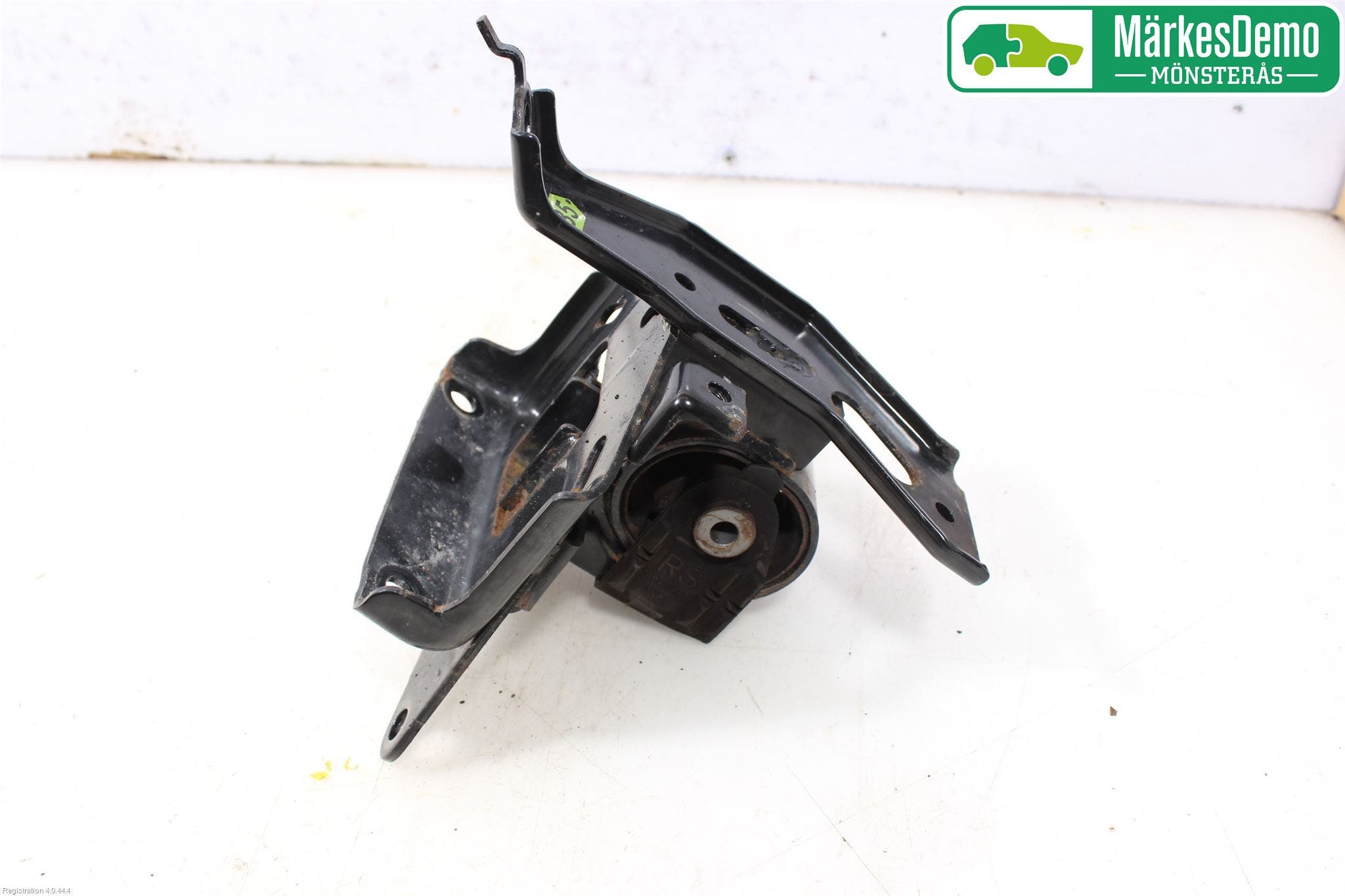 Toyota YARIS XP130 12-14 Motorkudde