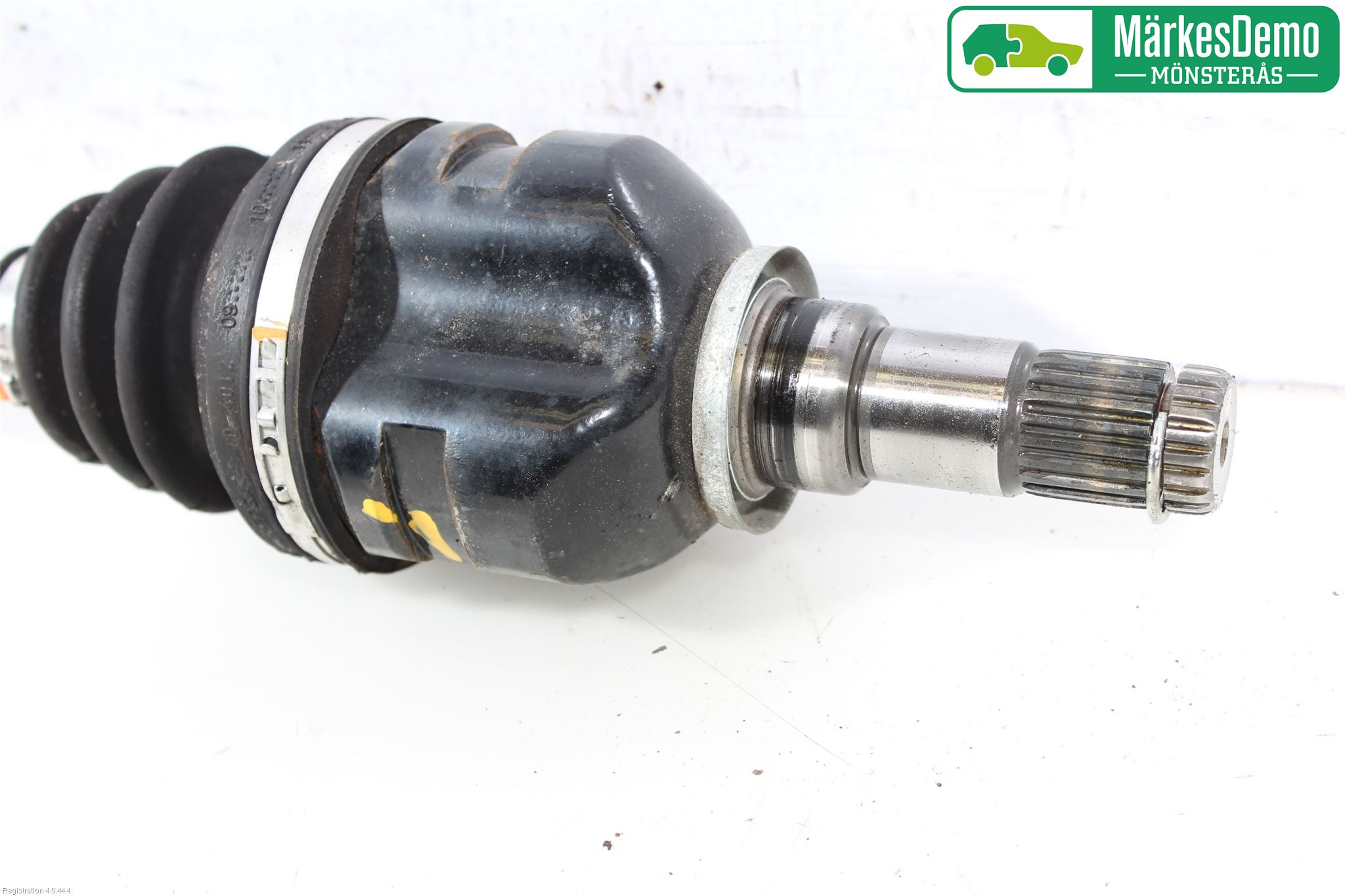 Toyota YARIS XP130 12-14 Drivaxel Fram Höger