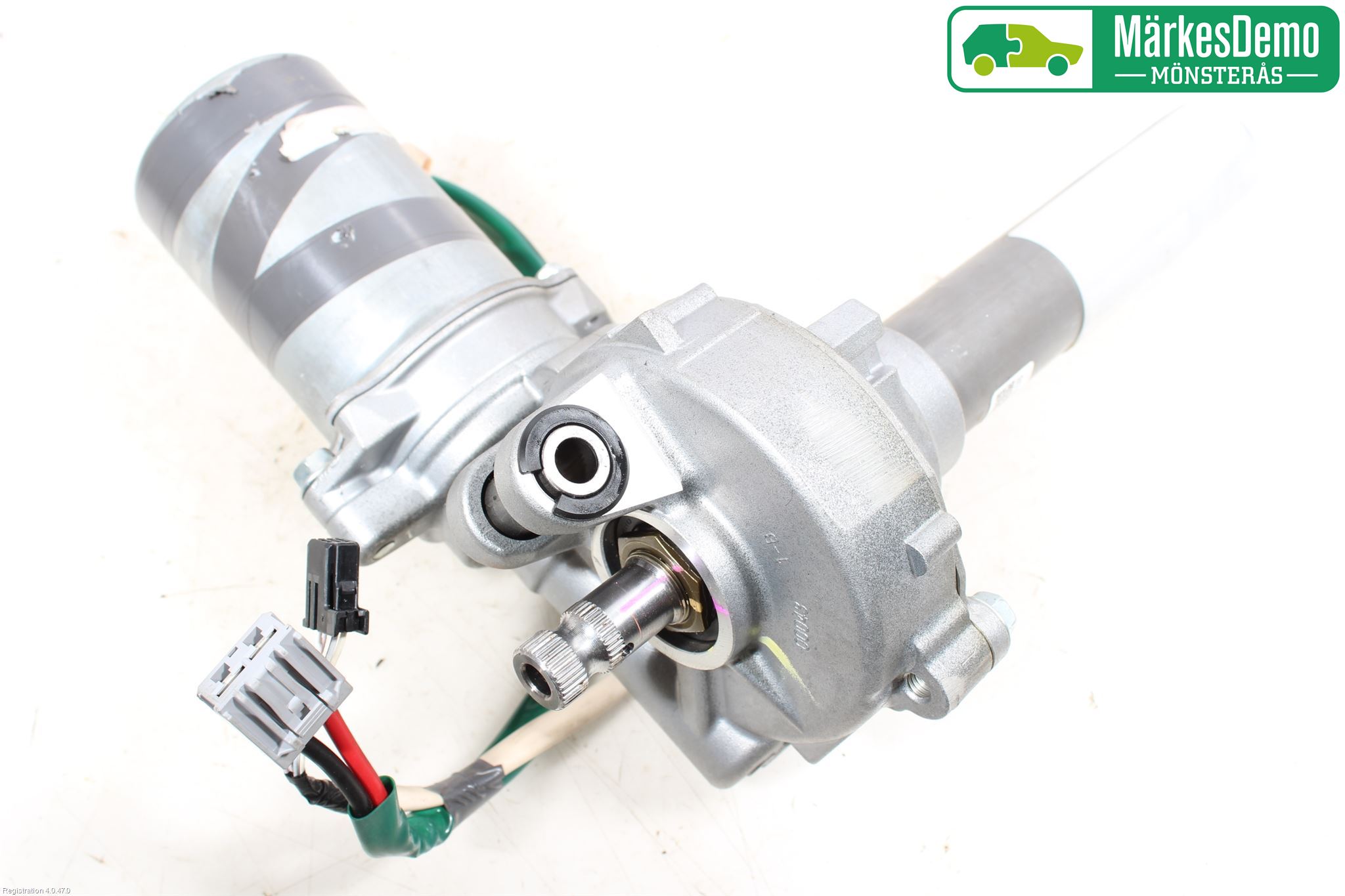 Toyota VERSO-S 11-16 Rattaxelagg Med Inb Servo