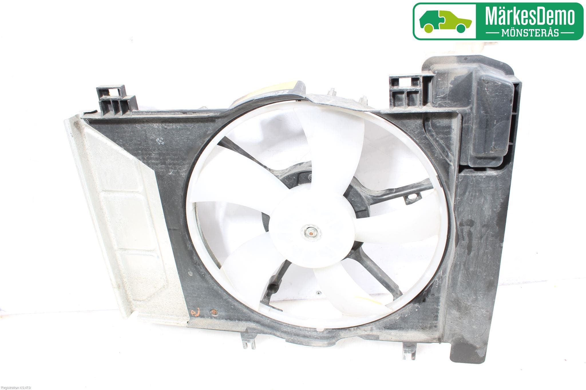 Toyota VERSO-S 11-16 Kylfläkt El