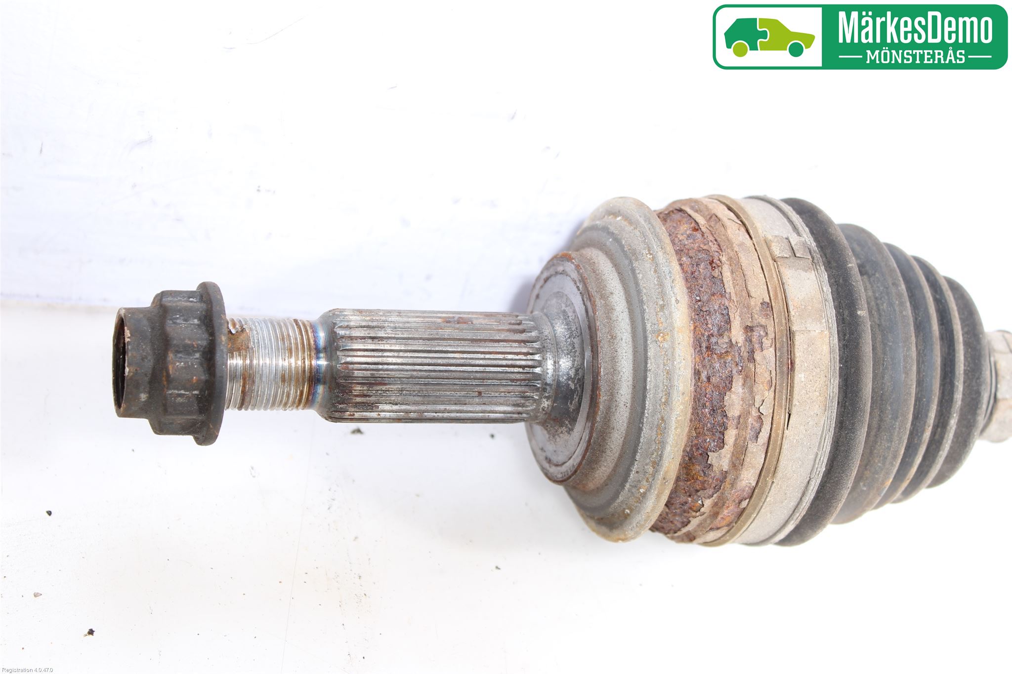 Toyota VERSO-S 11-16 Drivaxel Fram Vänster