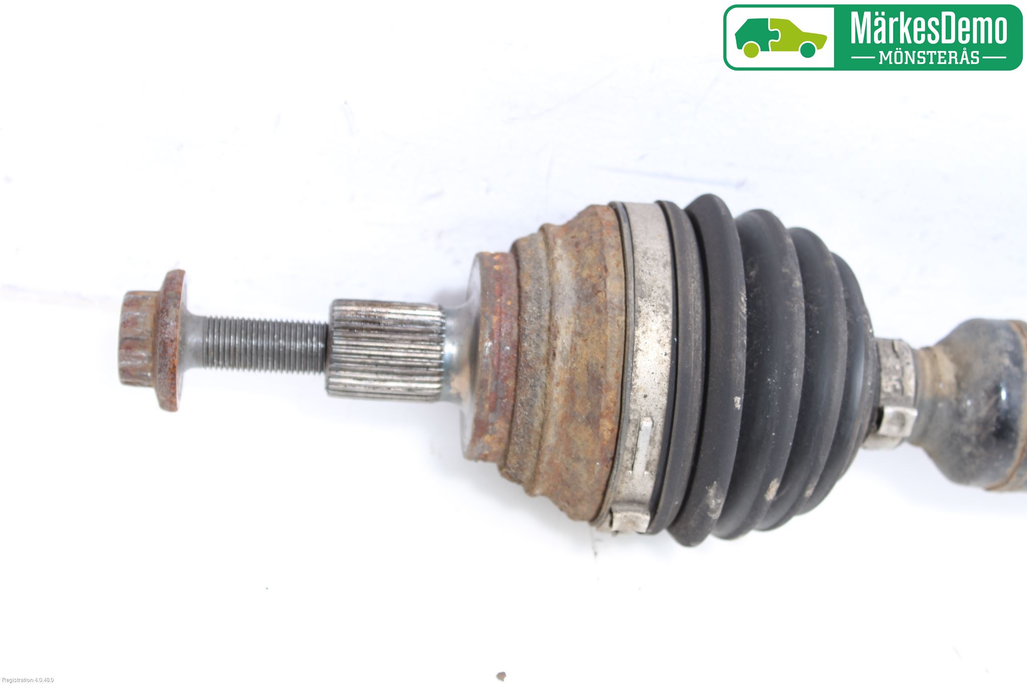 Volkswagen VW PASSAT 11-14 Drivaxel Fram Höger