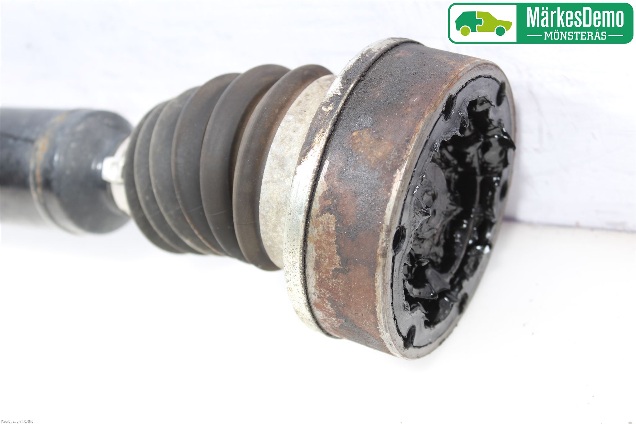 Volkswagen VW PASSAT 11-14 Drivaxel Fram Höger