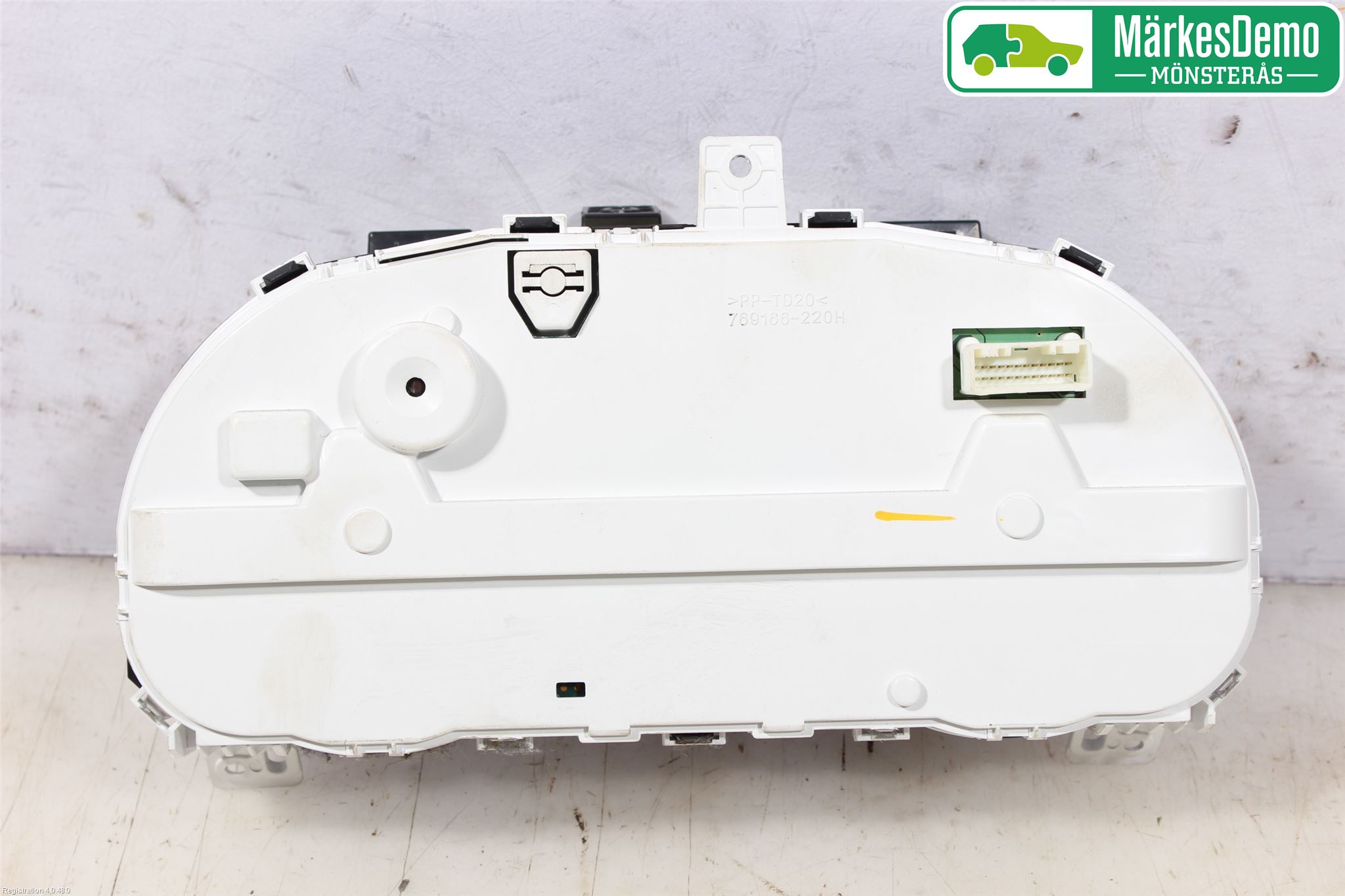 Mitsubishi OUTLANDER 07-12 Instrument Komb