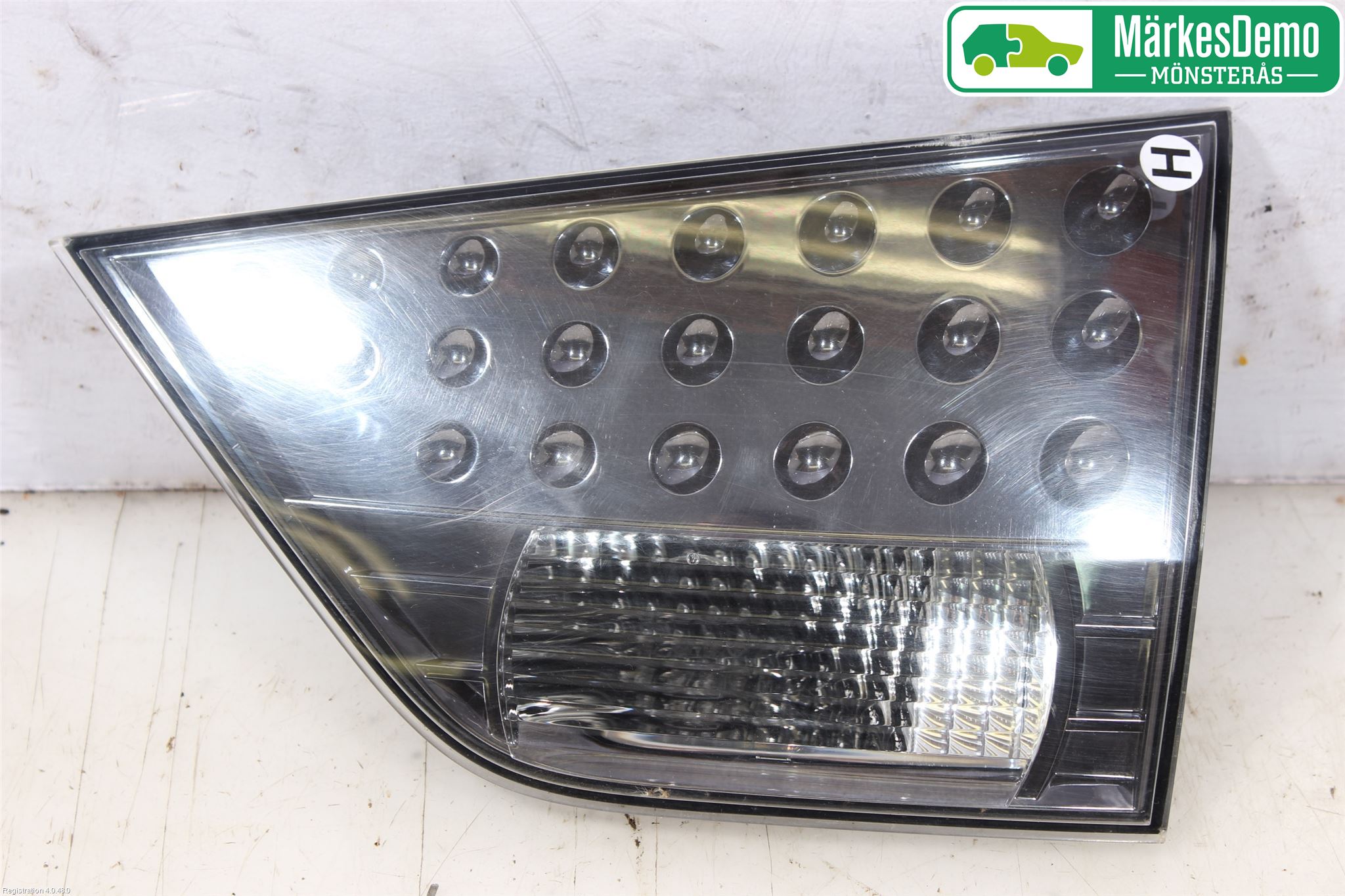 Mitsubishi OUTLANDER 07-12 Bakljus Lucka Hö