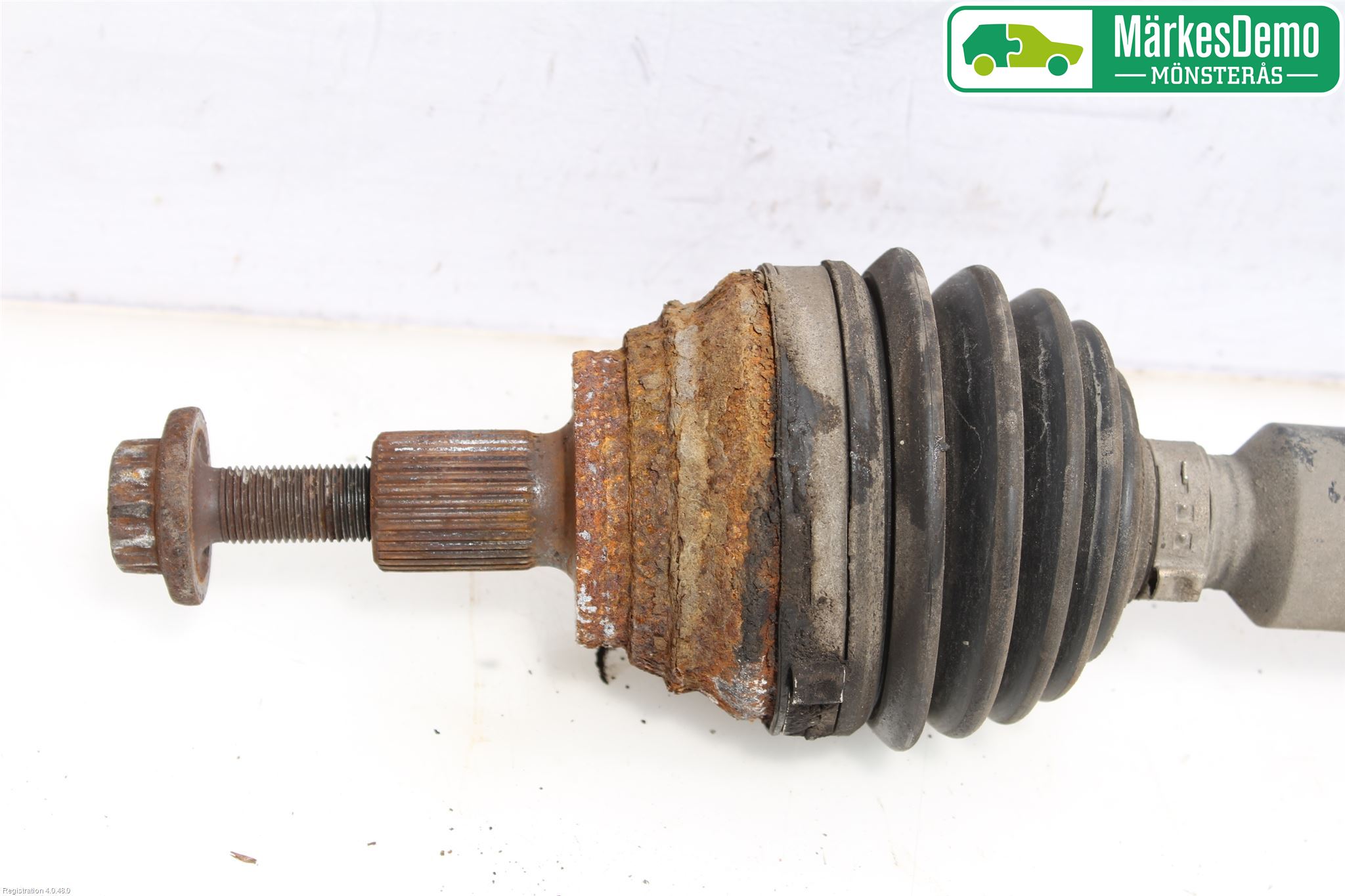 Volkswagen VW GOLF VI 09-13 Drivaxel Fram Höger
