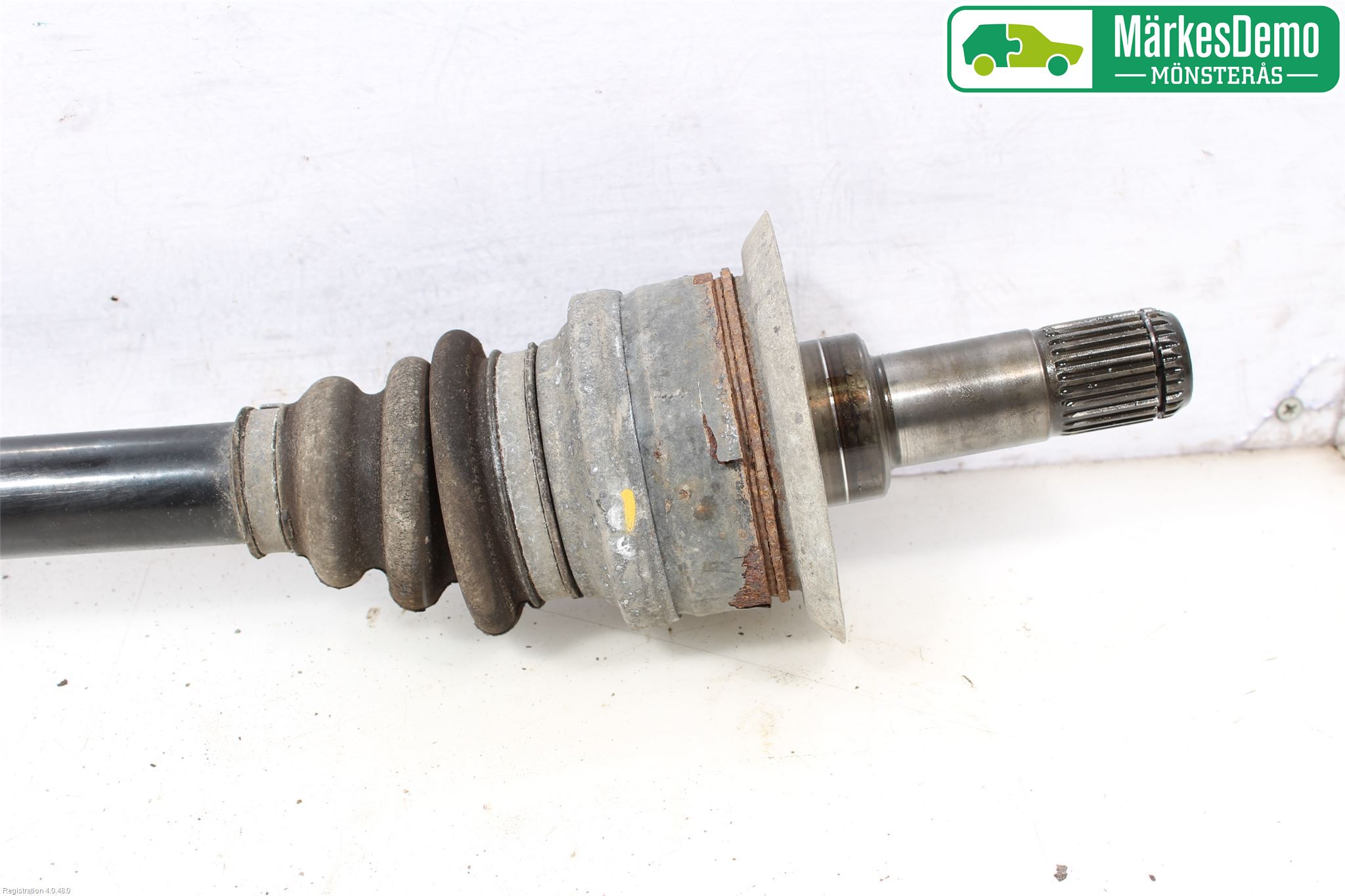 BMW 5 F10/F11/F18 09-17 Drivaxel Bak Höger
