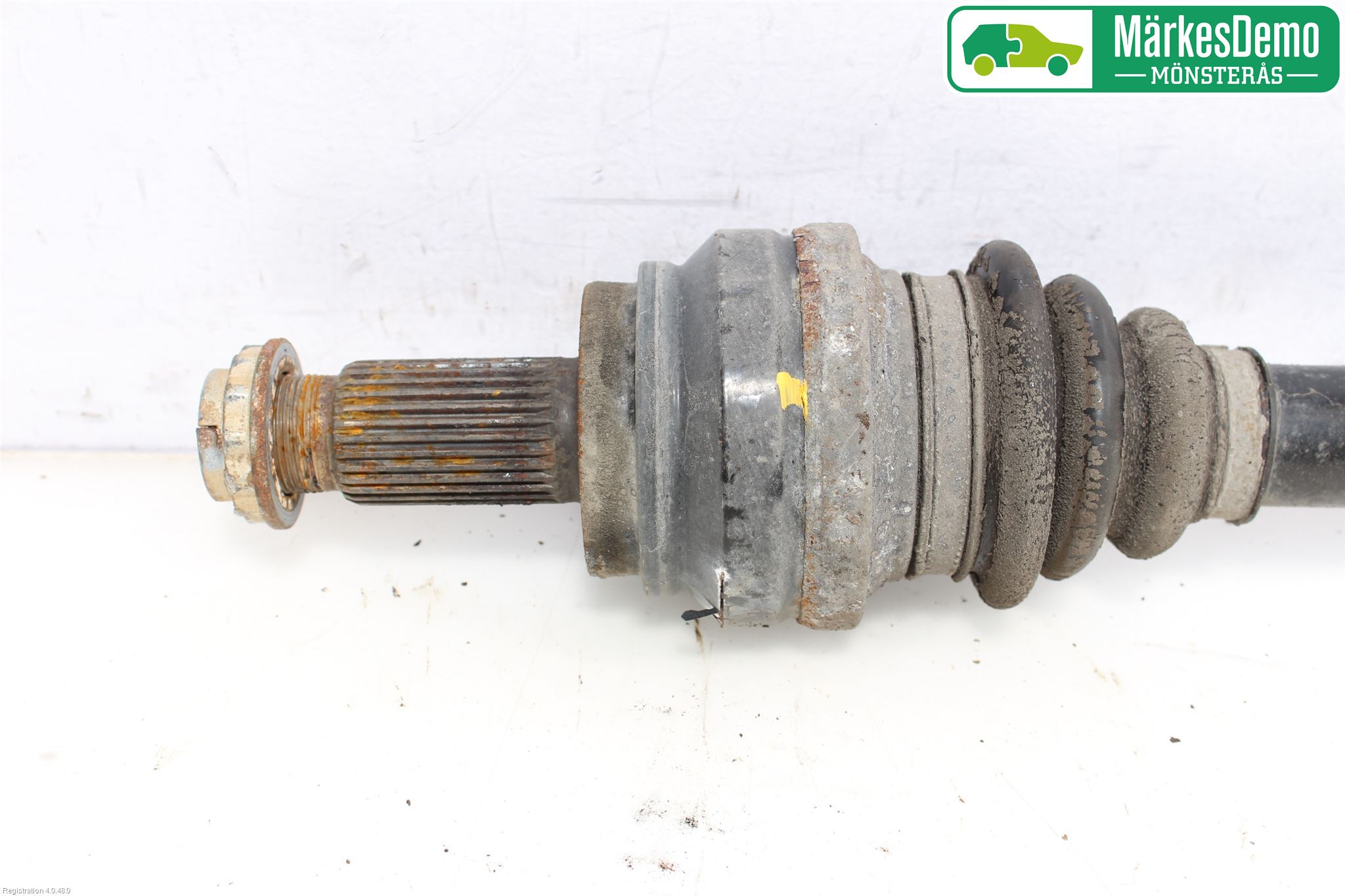 BMW 5 F10/F11/F18 09-17 Drivaxel Bak Höger