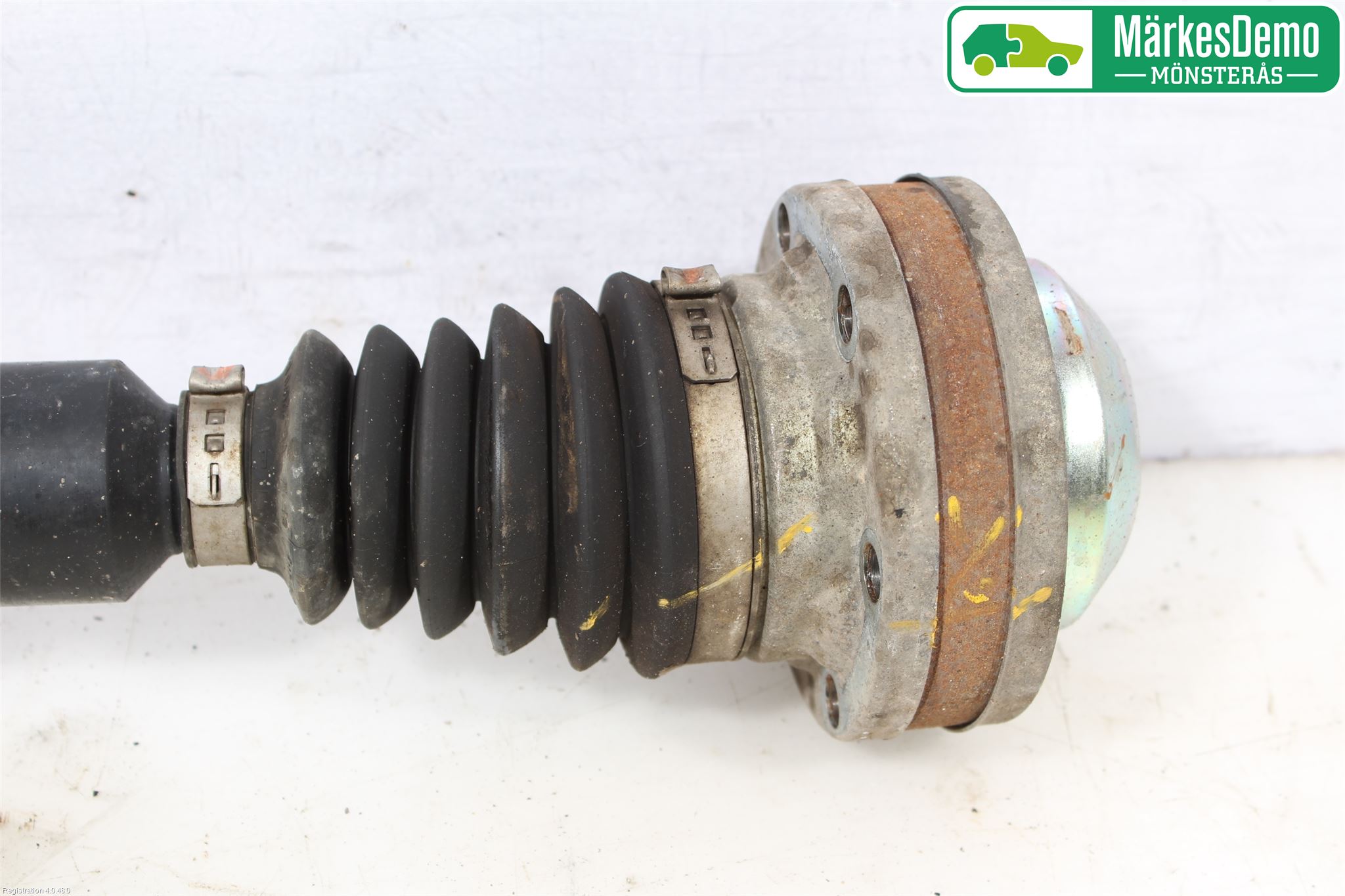 Volkswagen VW PASSAT 11-14 Drivaxel Fram Höger