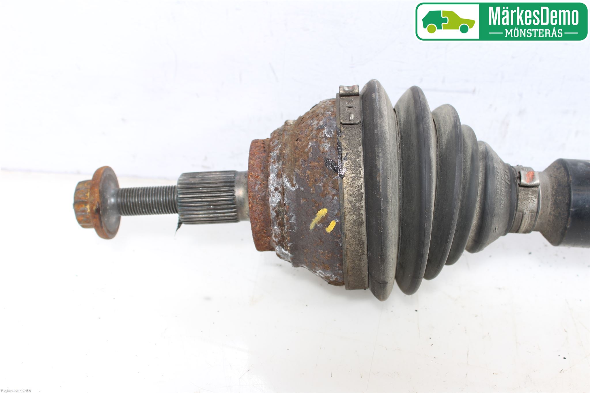 Volkswagen VW PASSAT 11-14 Drivaxel Fram Höger