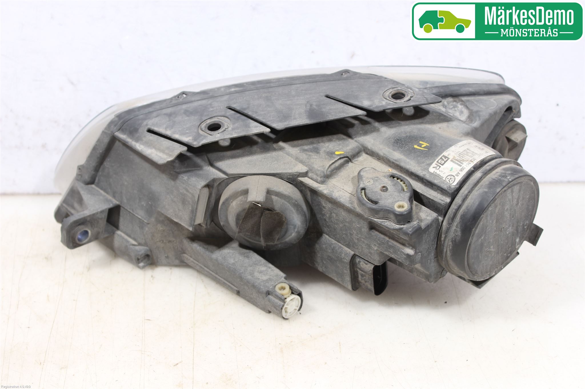 Volkswagen VW PASSAT 05-11 Strålkastare Höger