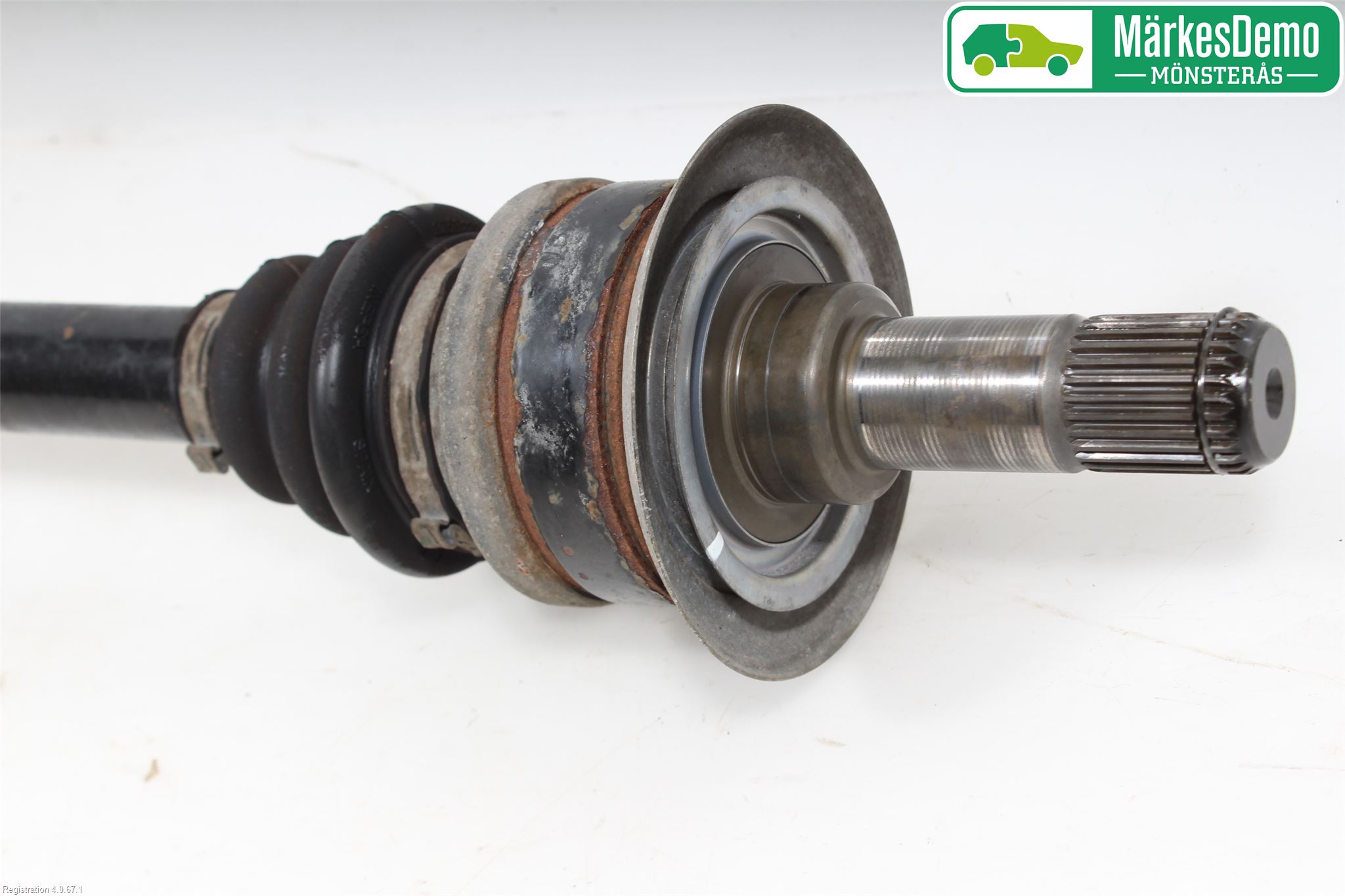 BMW 5 F10/F11/F18 09-17 Drivaxel Bak Höger