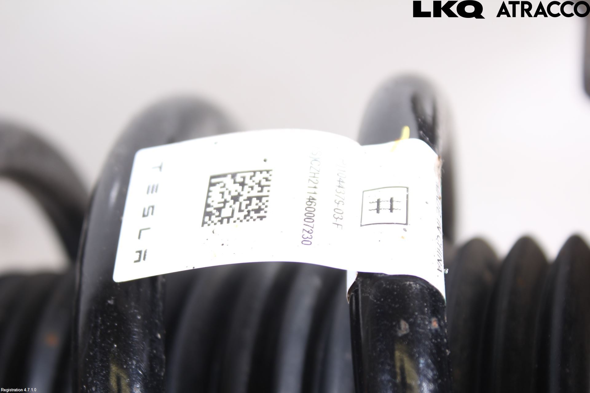 Tesla MODEL 3 17- Fjäderben Fram Höger