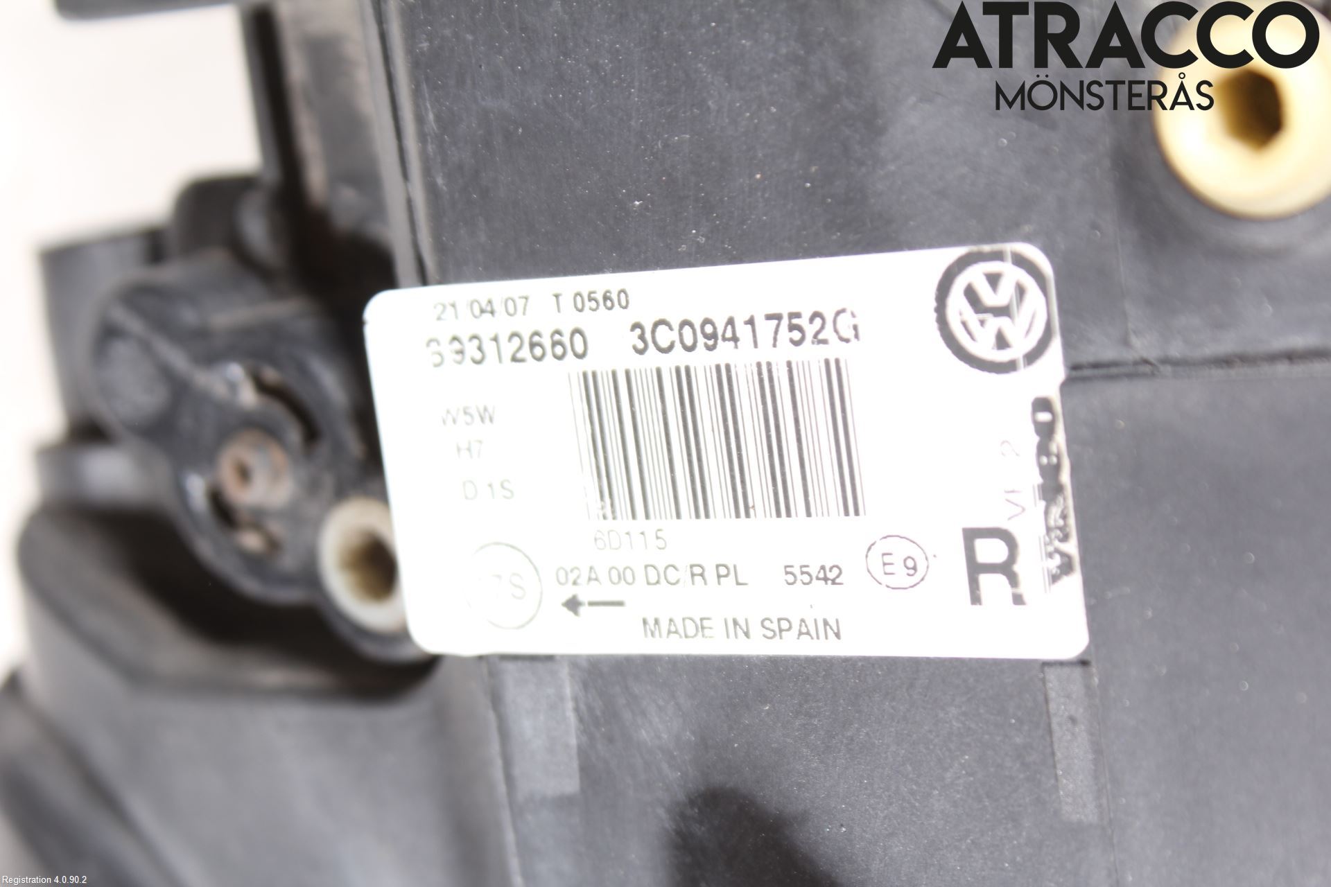 Volkswagen VW PASSAT 05-11 Strålkastare Höger