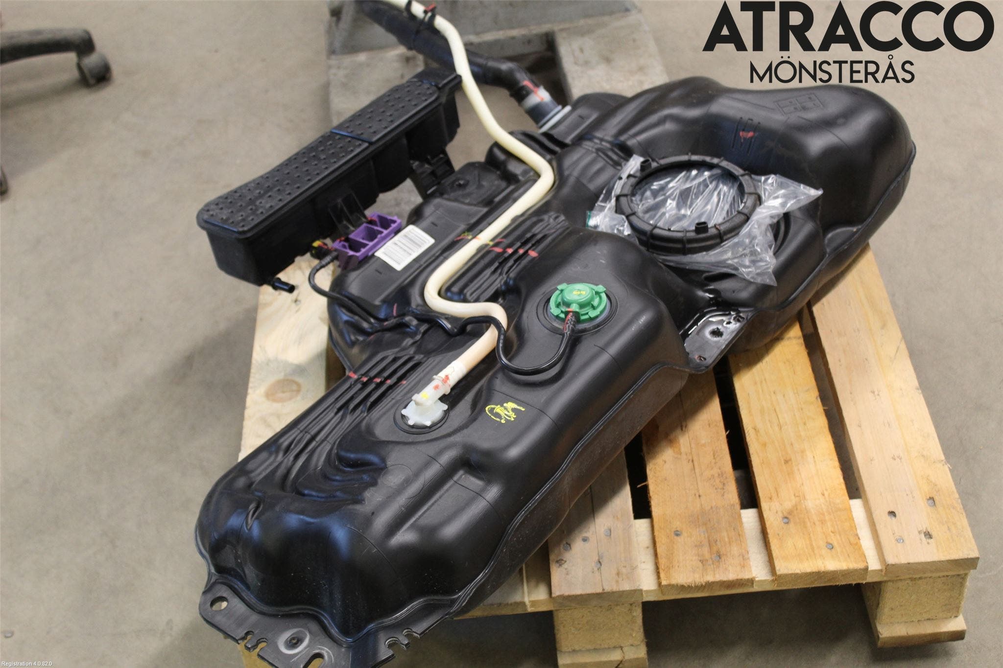 Peugeot 208/E-208 20- Bränsletank