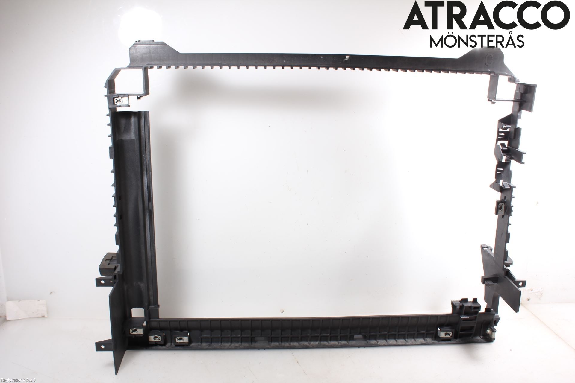 Jaguar F-PACE Kylarfäste-Ram-Balk