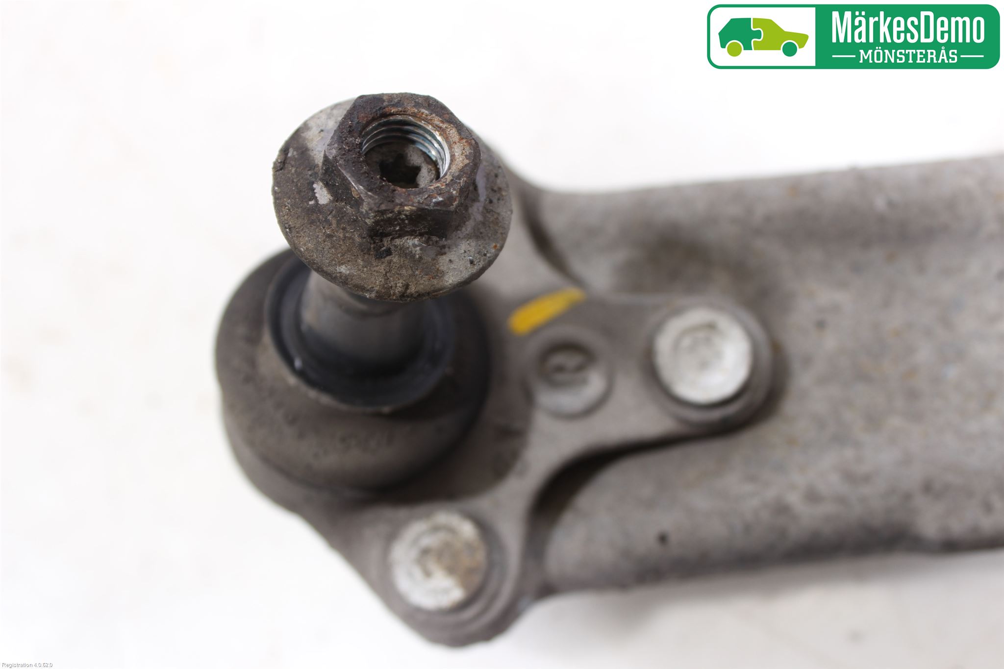 Volkswagen VW PASSAT 05-11 Bärarm Fram Undre Hö