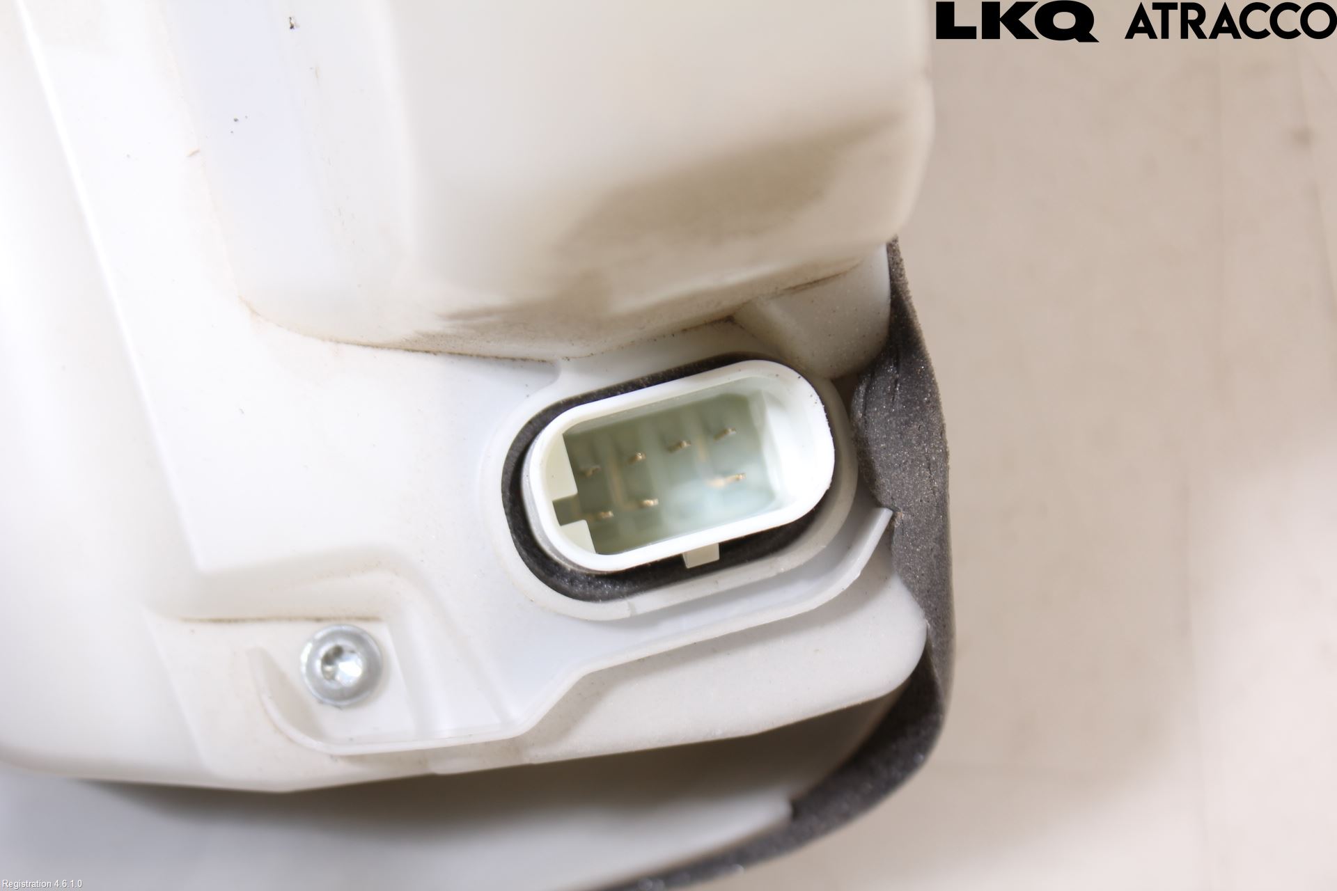 Tesla MODEL Y 21- Låskista-Dörrlås