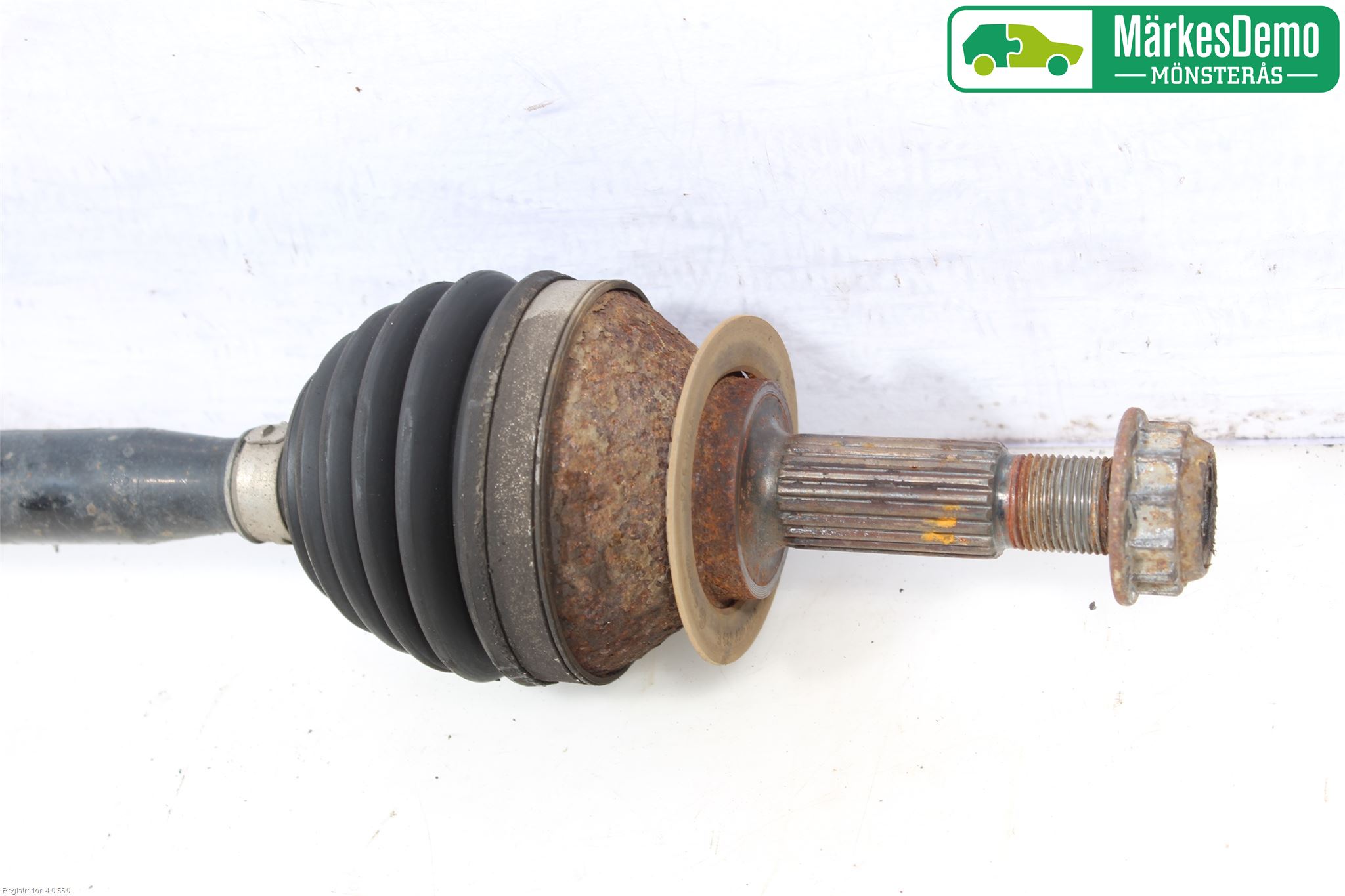 Volkswagen VW UP! / E-UP! Drivaxel Fram Höger