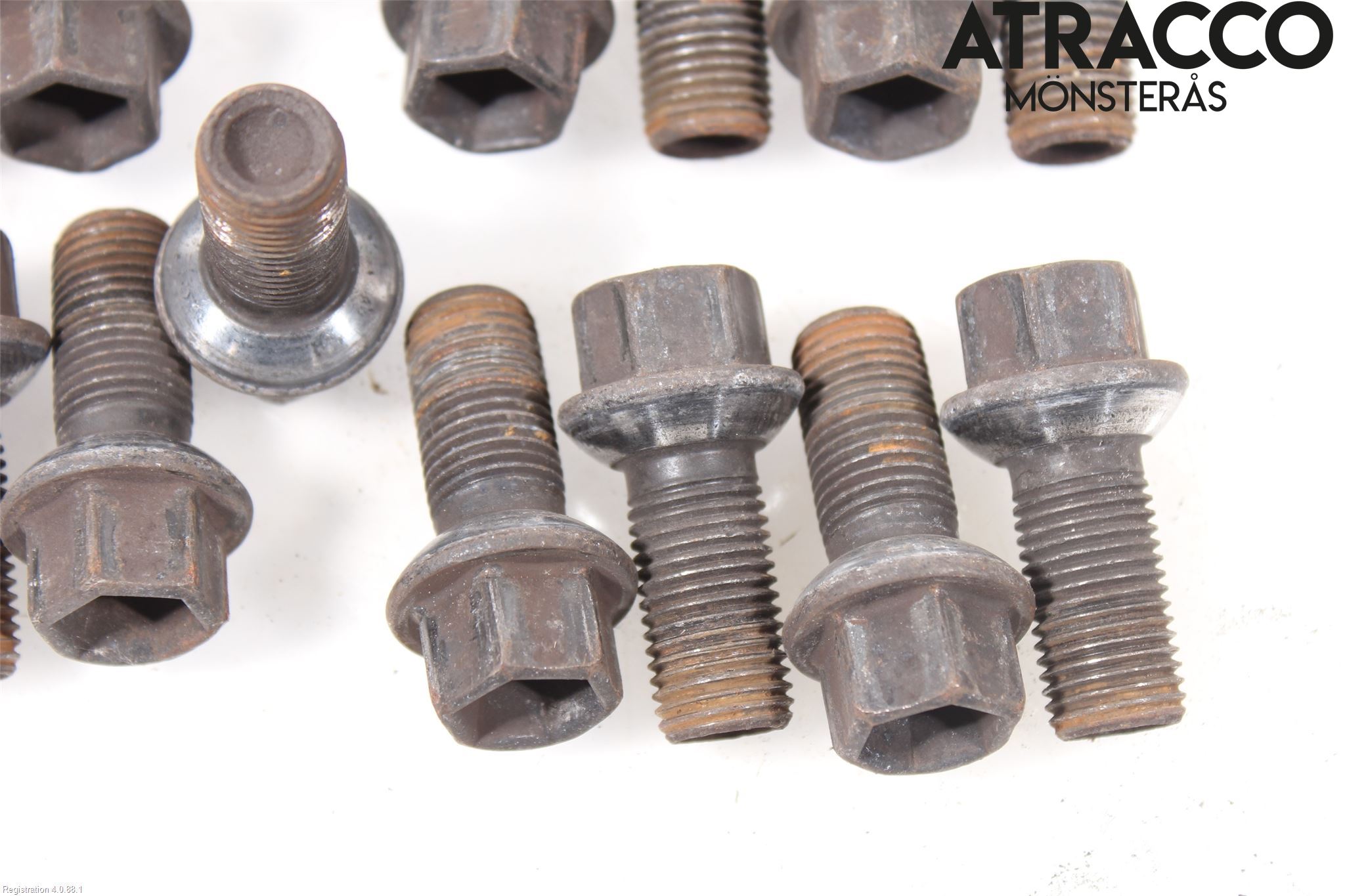 Mercedes-Benz MB A-KLASS (W176) 13-18 Hjulmutter-Bult-Sats
