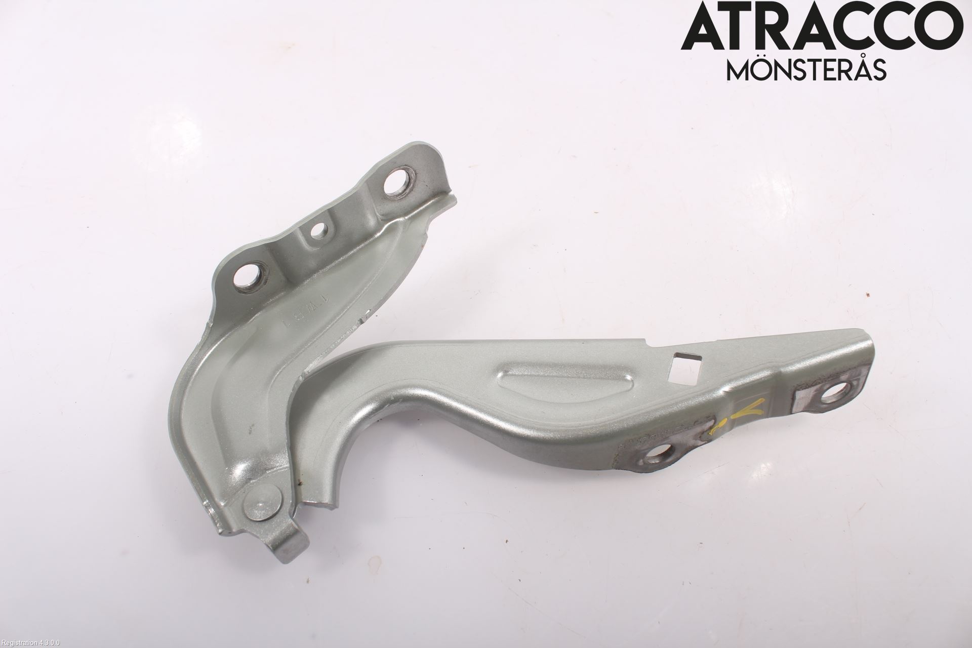 Mitsubishi ECLIPS CROSS Huvgångjärn