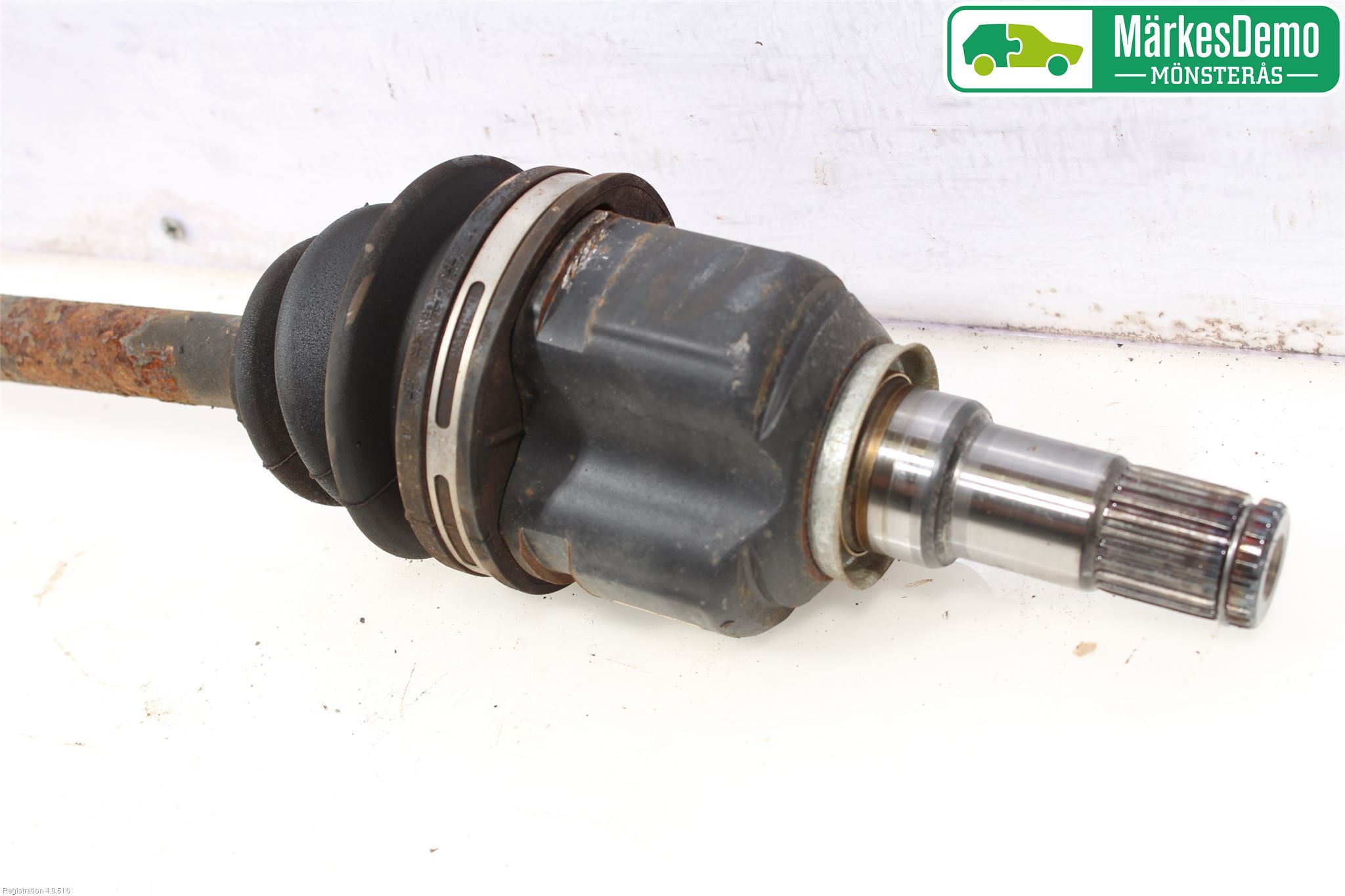 Toyota VERSO-S 11-16 Drivaxel Fram Vänster