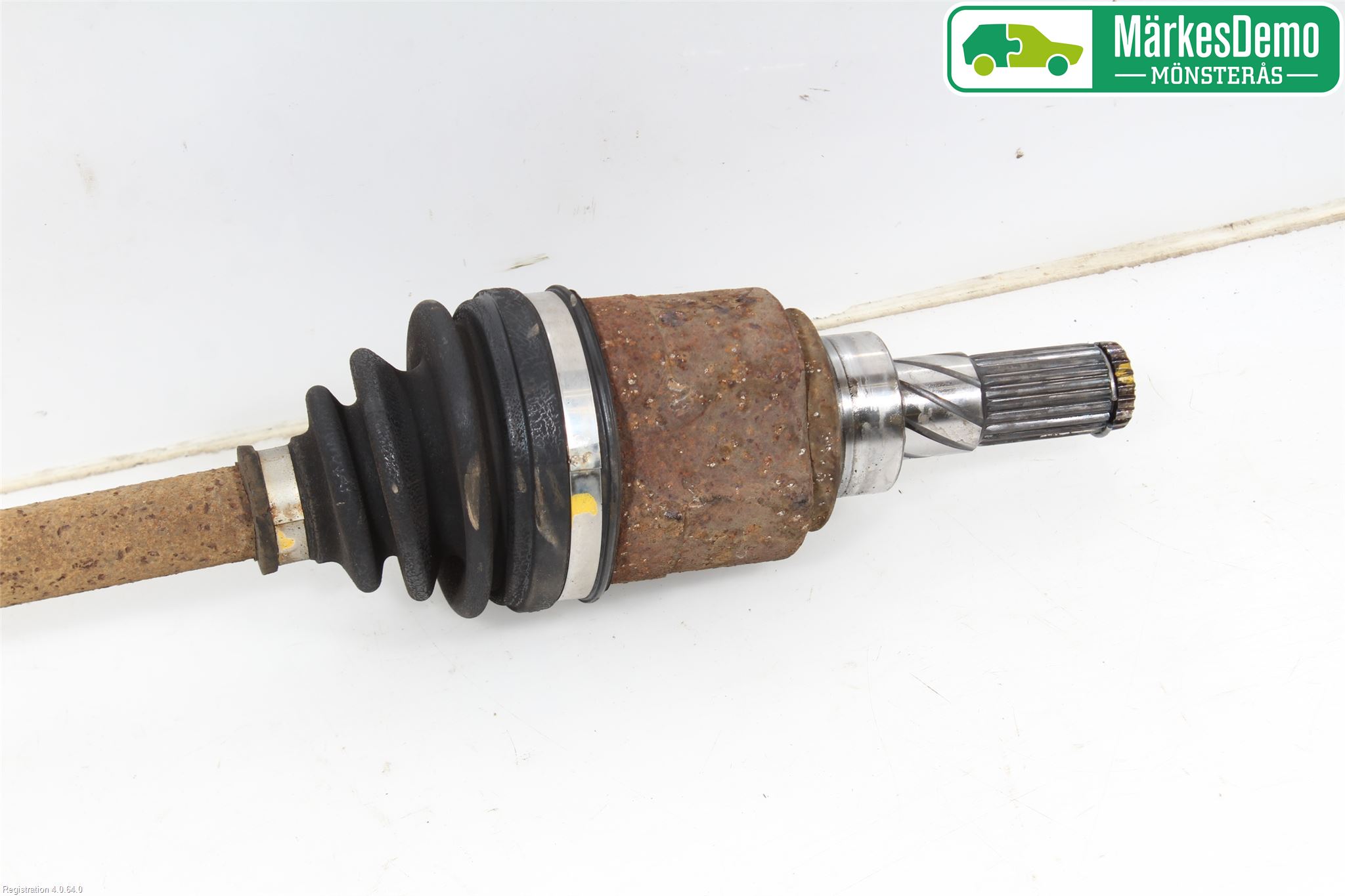 Nissan QASHQAI+2  10-14 Drivaxel Bak Höger