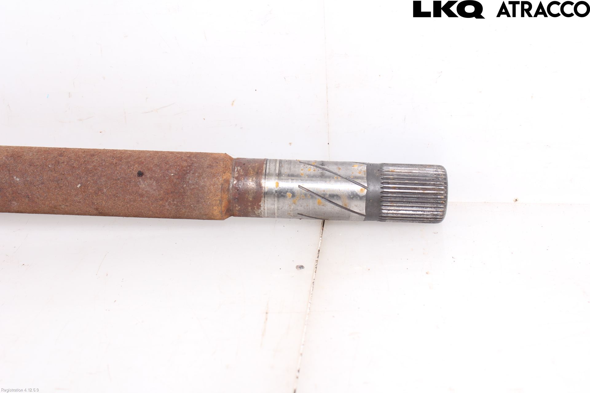 Nissan NV400 12-24 Drivaxel Fram Höger