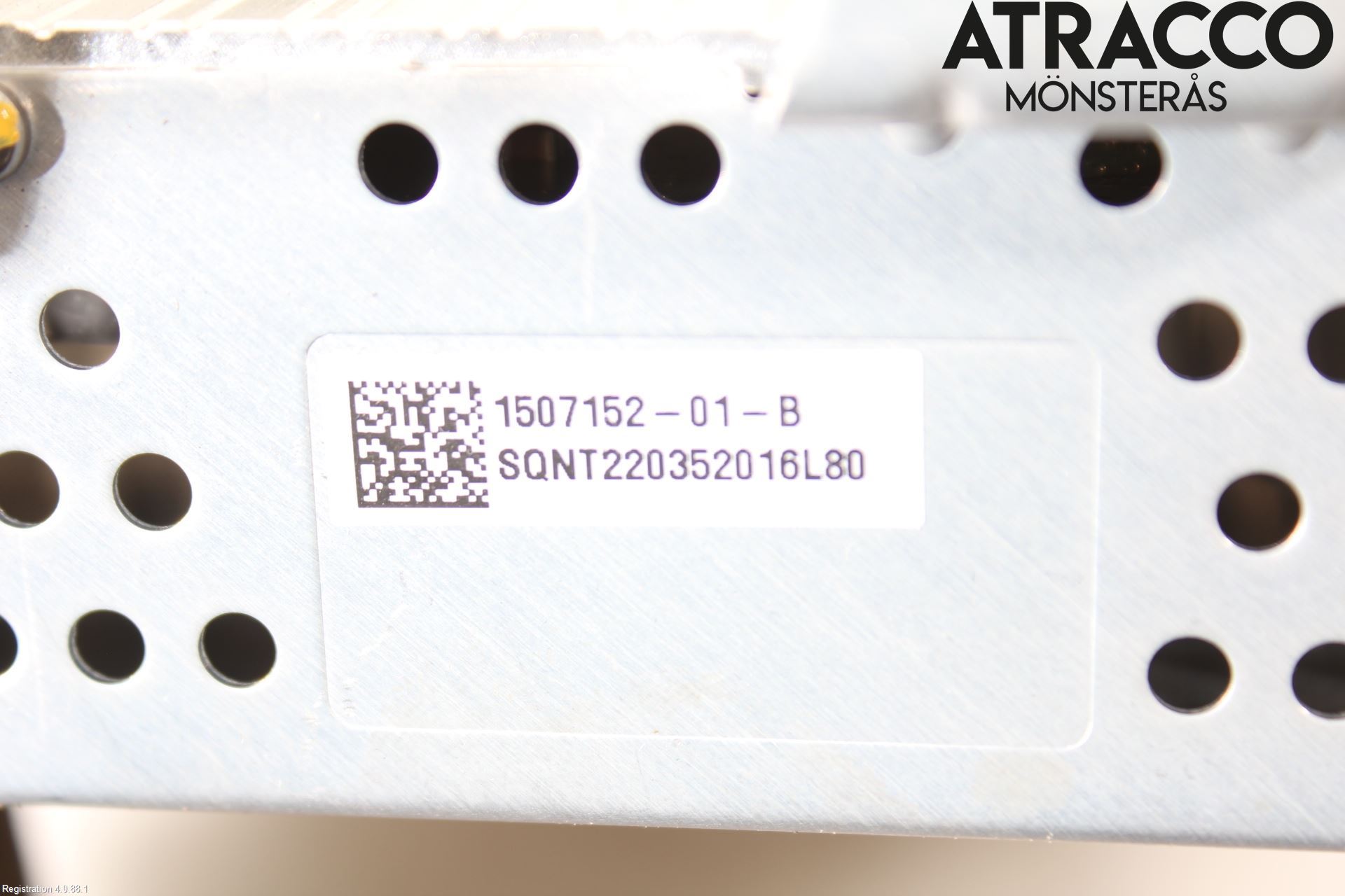 Tesla MODEL Y 21- Radio-Stereo Förstärkare