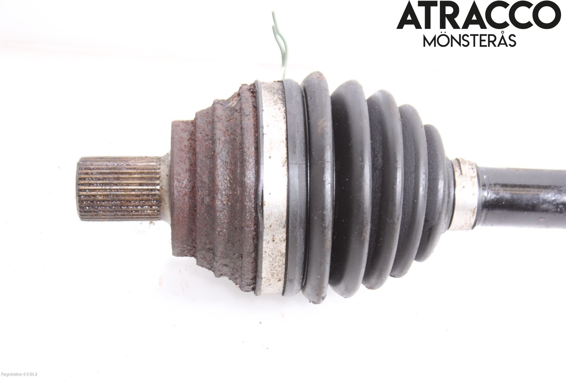 Volkswagen VW GOLF V 04-09 Drivaxel Fram Vänster