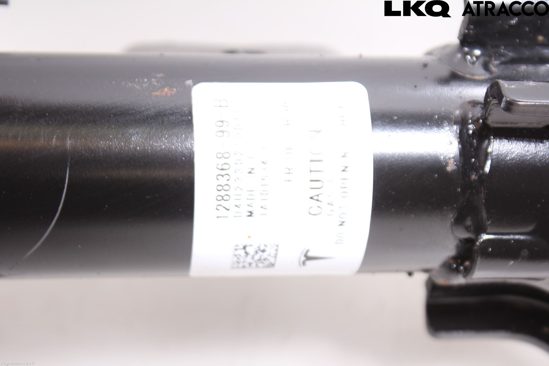 Tesla MODEL Y 21- Fjäderben Fram Höger