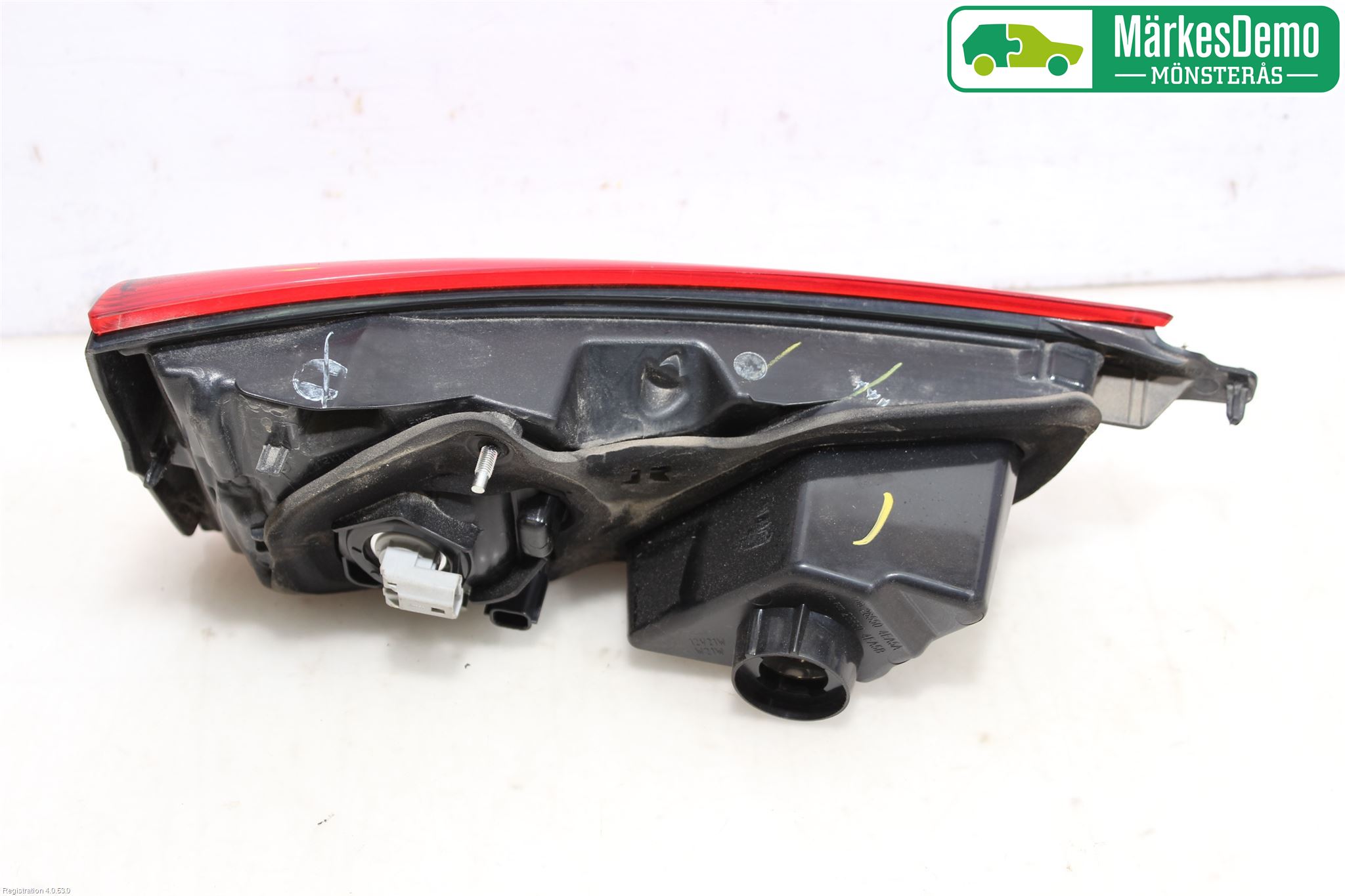 Nissan QASHQAI 14-17 Bakljus Lucka Hö