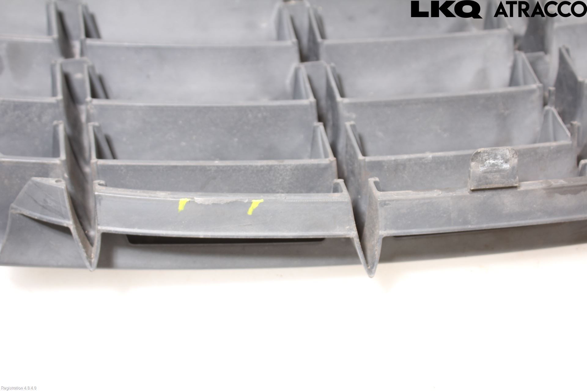 Chrysler CHR VOYAGER     04-07 Grill Komp