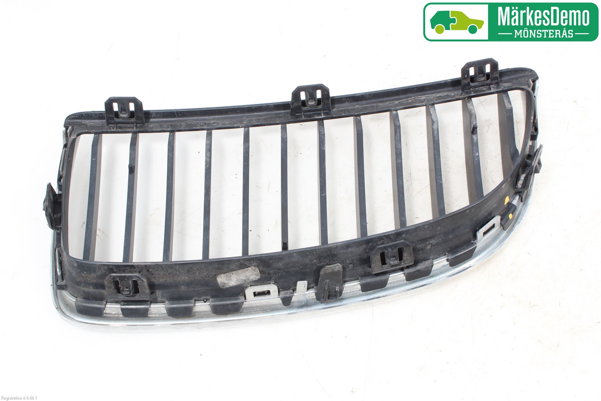BMW 3 E90/91 SED/TOU 05-12 Grilldel Höger